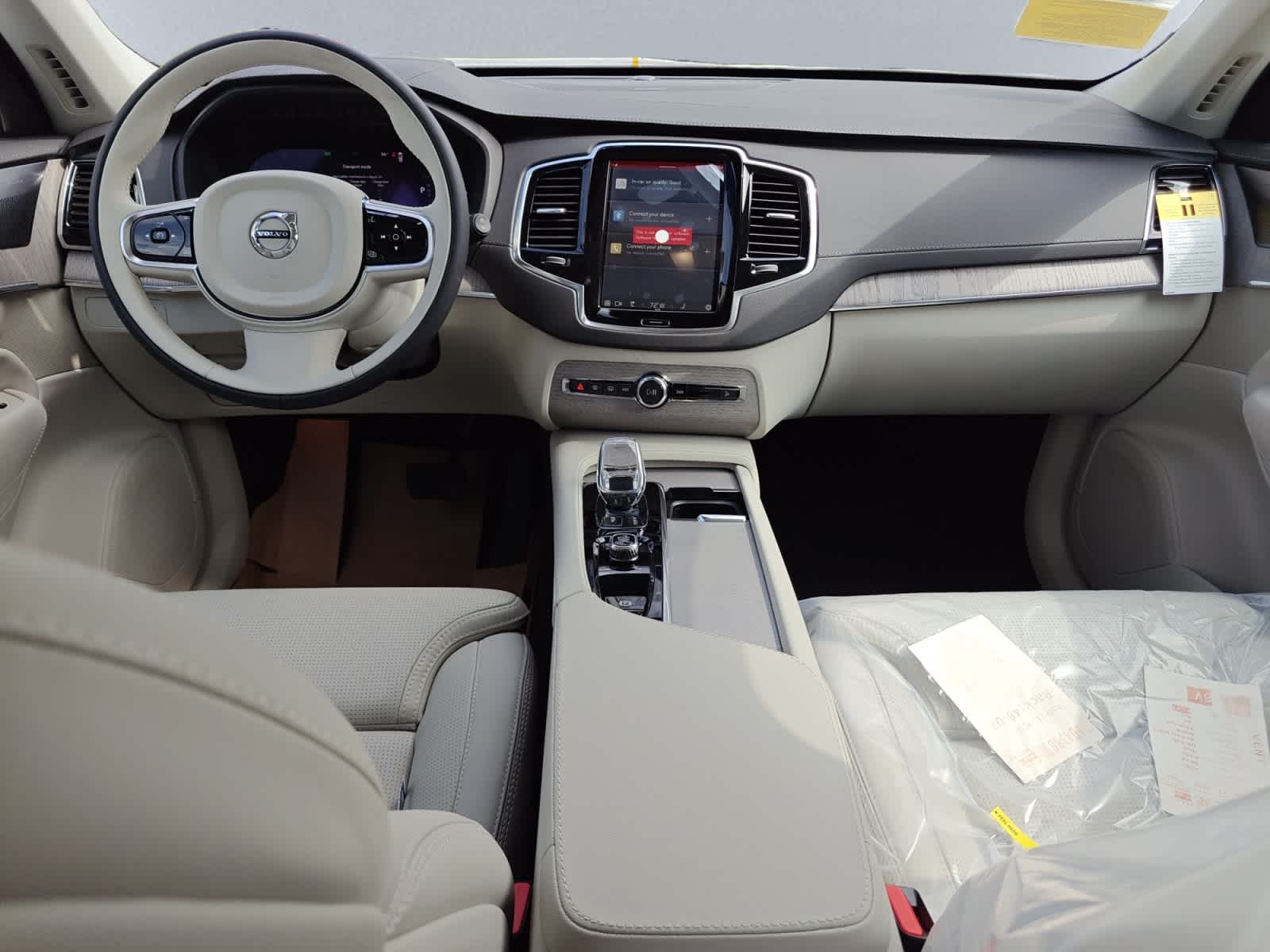 new 2025 Volvo XC90 plug-in hybrid car, priced at $82,155