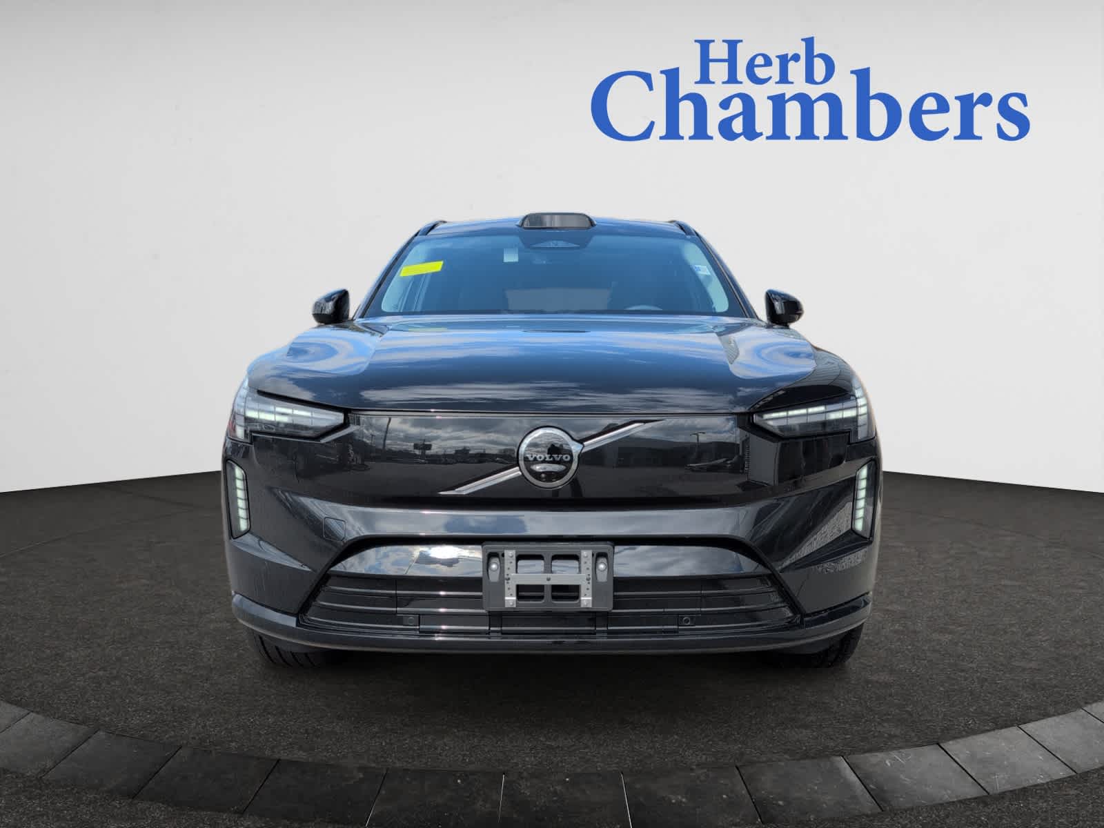 new 2025 Volvo EX90 car, priced at $85,640