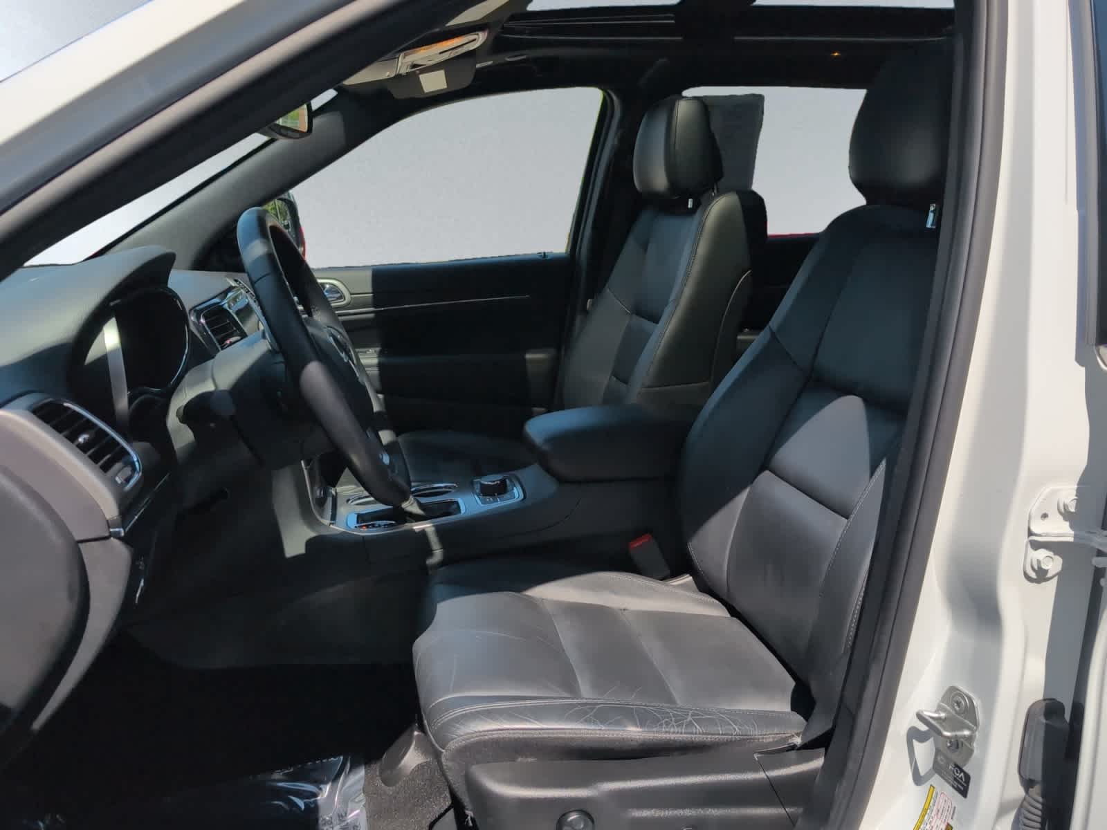 used 2021 Jeep Grand Cherokee car, priced at $28,998
