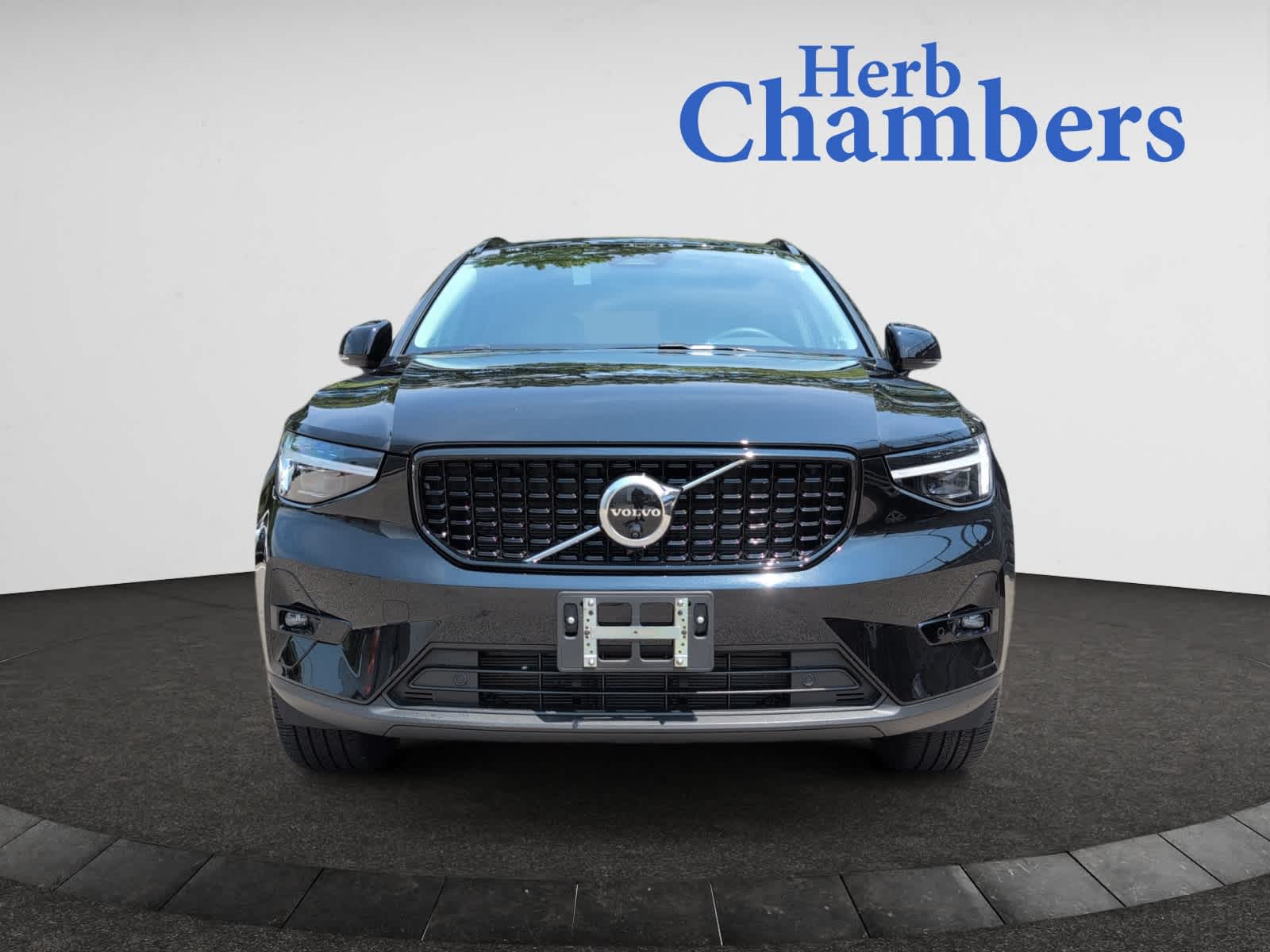 used 2024 Volvo XC40 B5 A ULT car, priced at $43,998