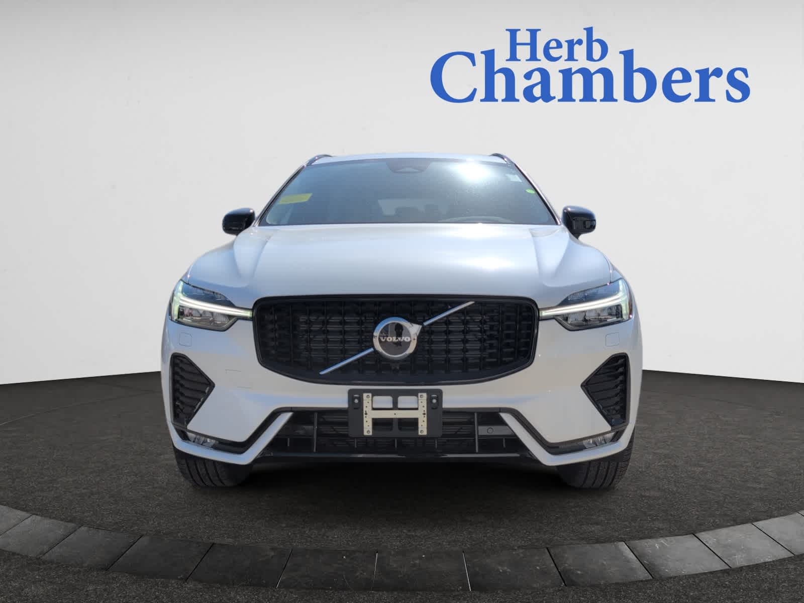 new 2025 Volvo XC60 car, priced at $51,055
