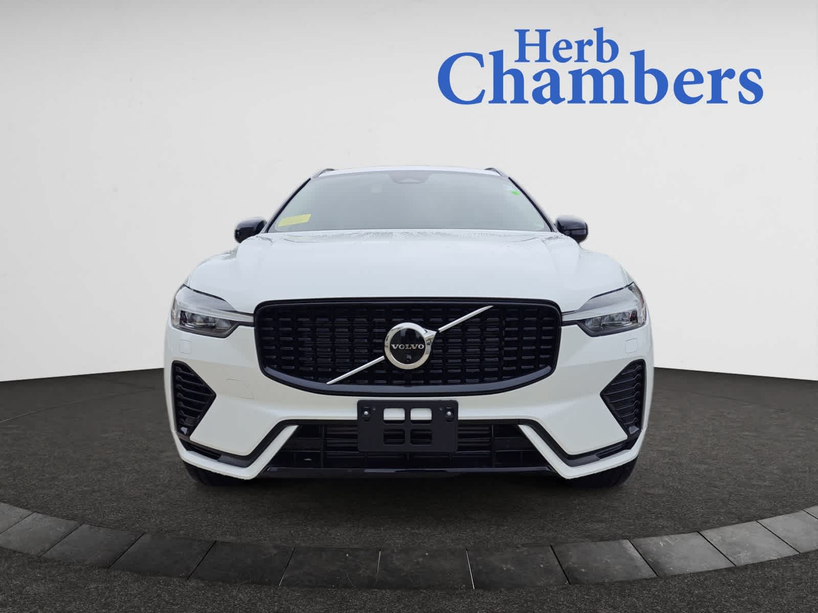 new 2025 Volvo XC60 plug-in hybrid car, priced at $71,490
