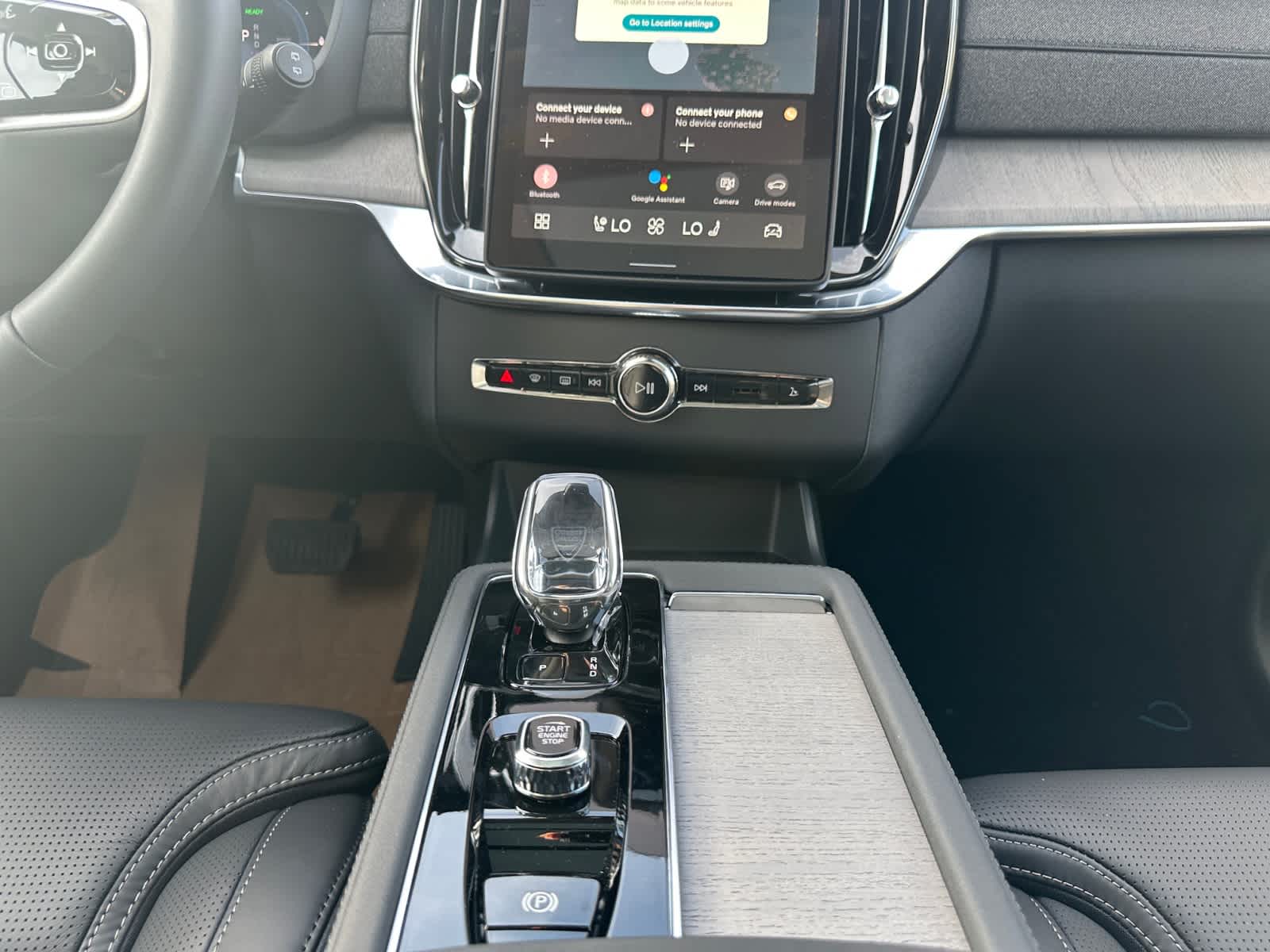 new 2025 Volvo XC90 plug-in hybrid car, priced at $81,995
