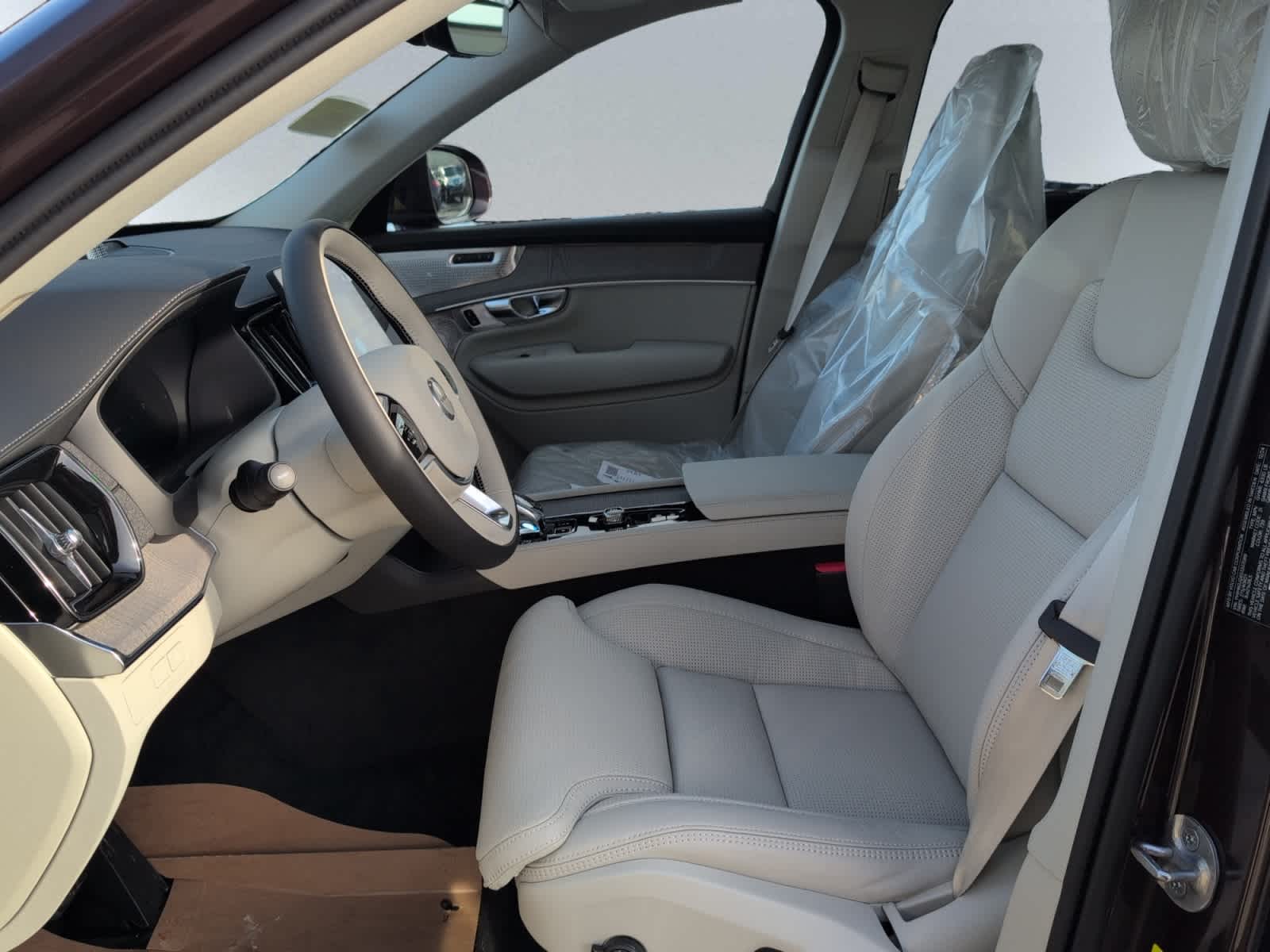 new 2025 Volvo XC90 plug-in hybrid car, priced at $85,695