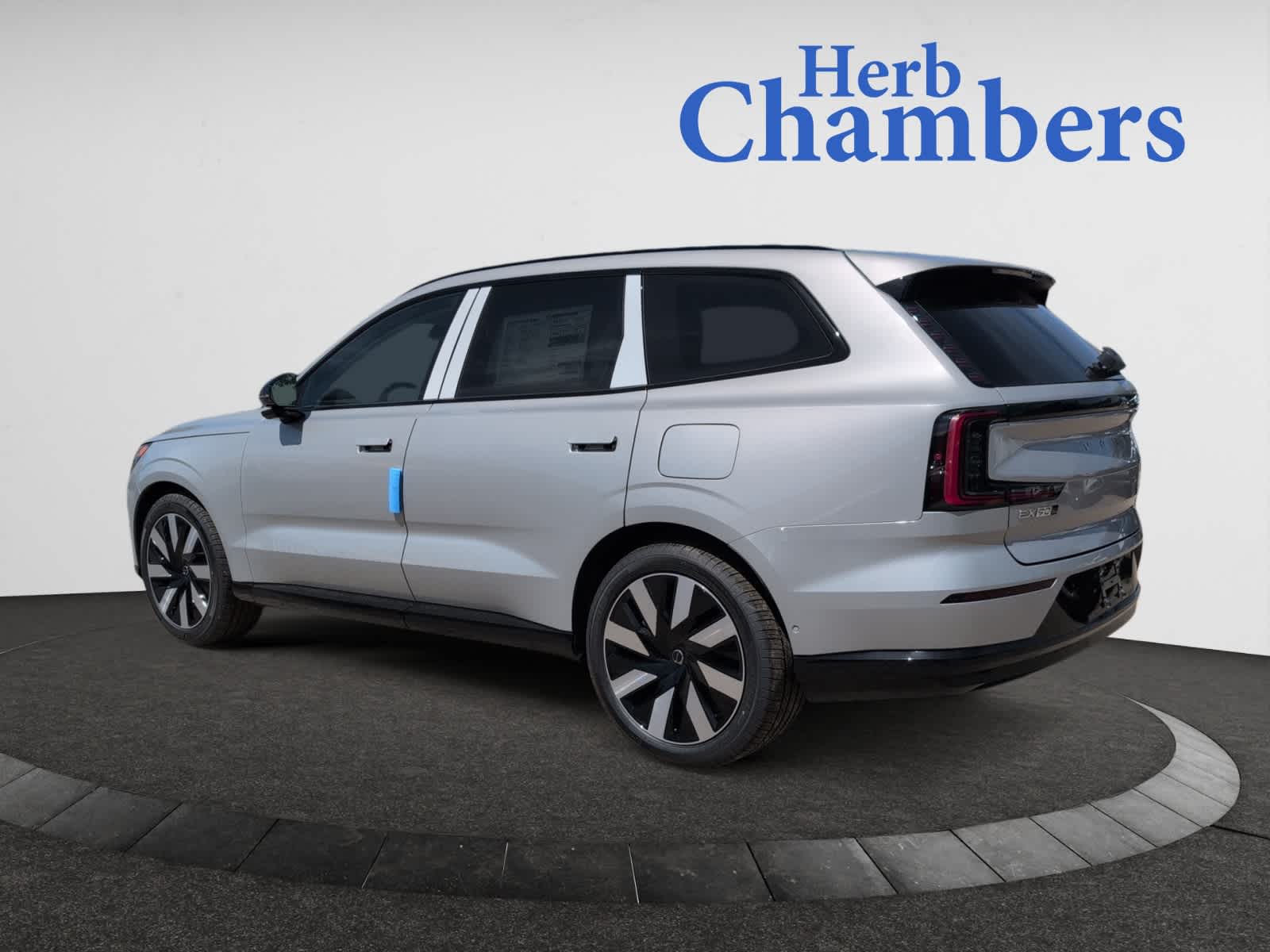 new 2025 Volvo EX90 car, priced at $85,640