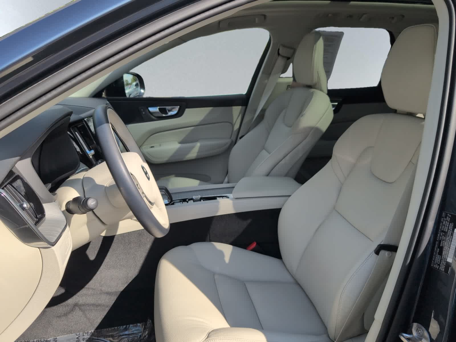 used 2025 Volvo XC60 plug-in hybrid car, priced at $54,998