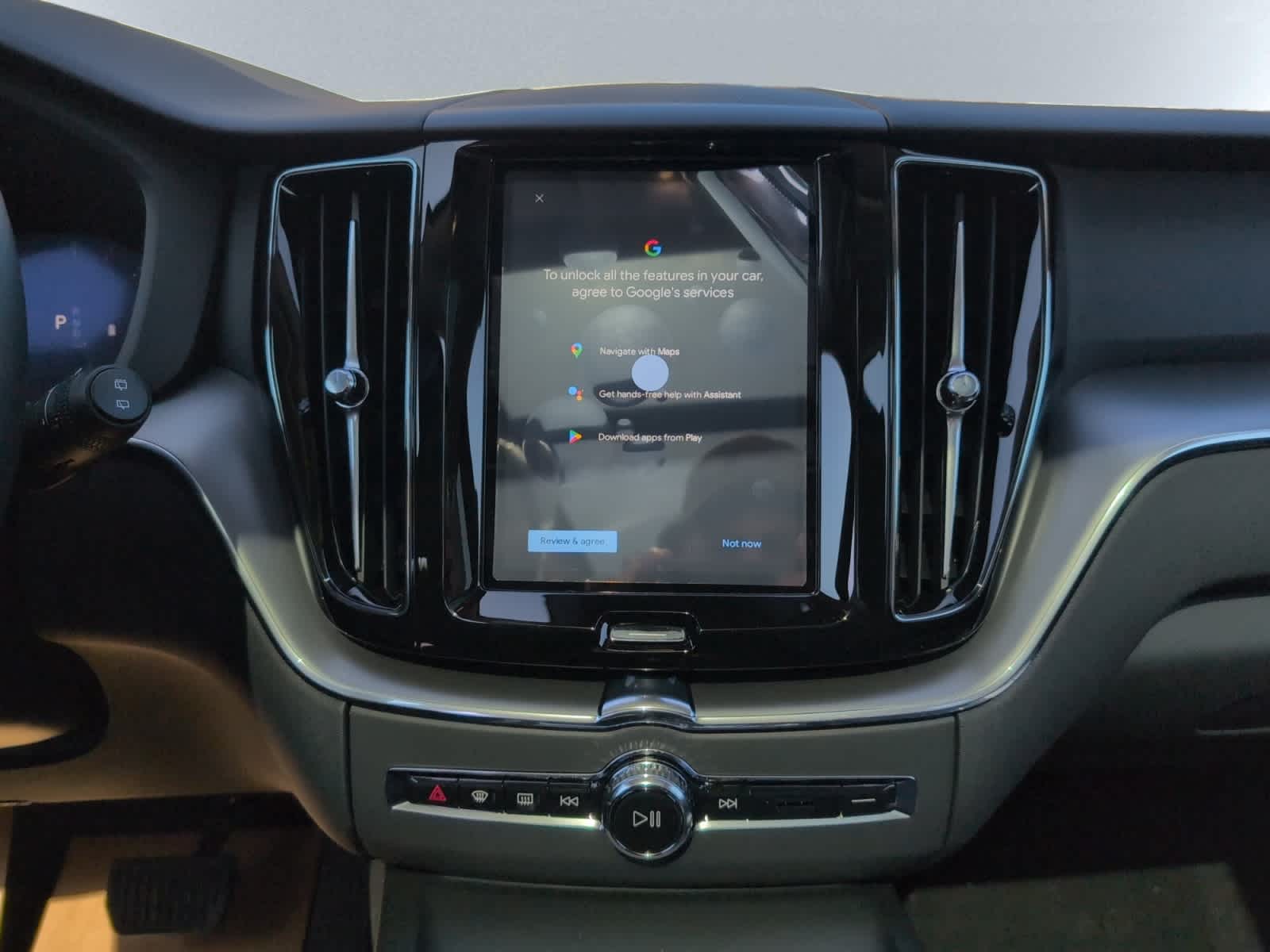 new 2025 Volvo XC60 car, priced at $51,055