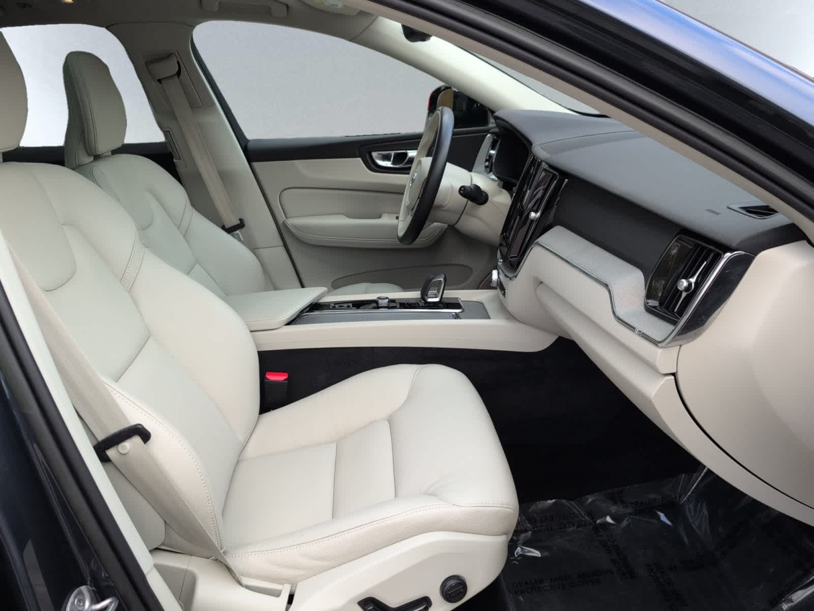 used 2023 Volvo XC60 car, priced at $38,998