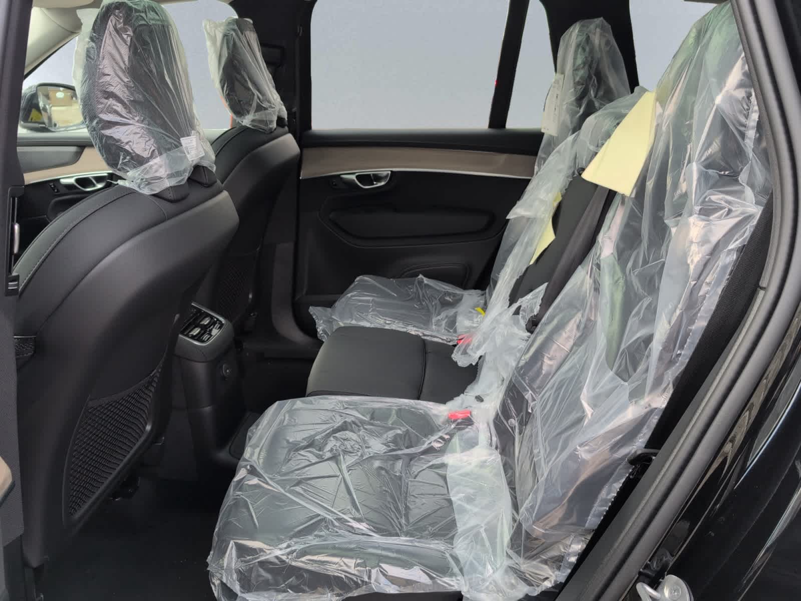 new 2025 Volvo XC90 plug-in hybrid car, priced at $78,805