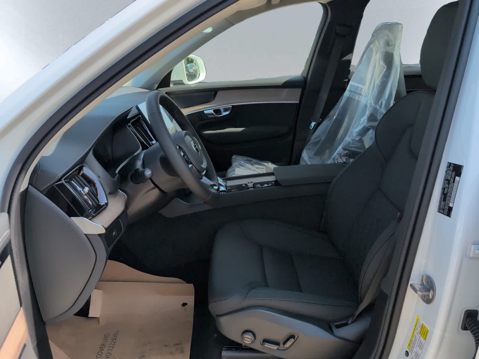 new 2025 Volvo XC90 car, priced at $69,155