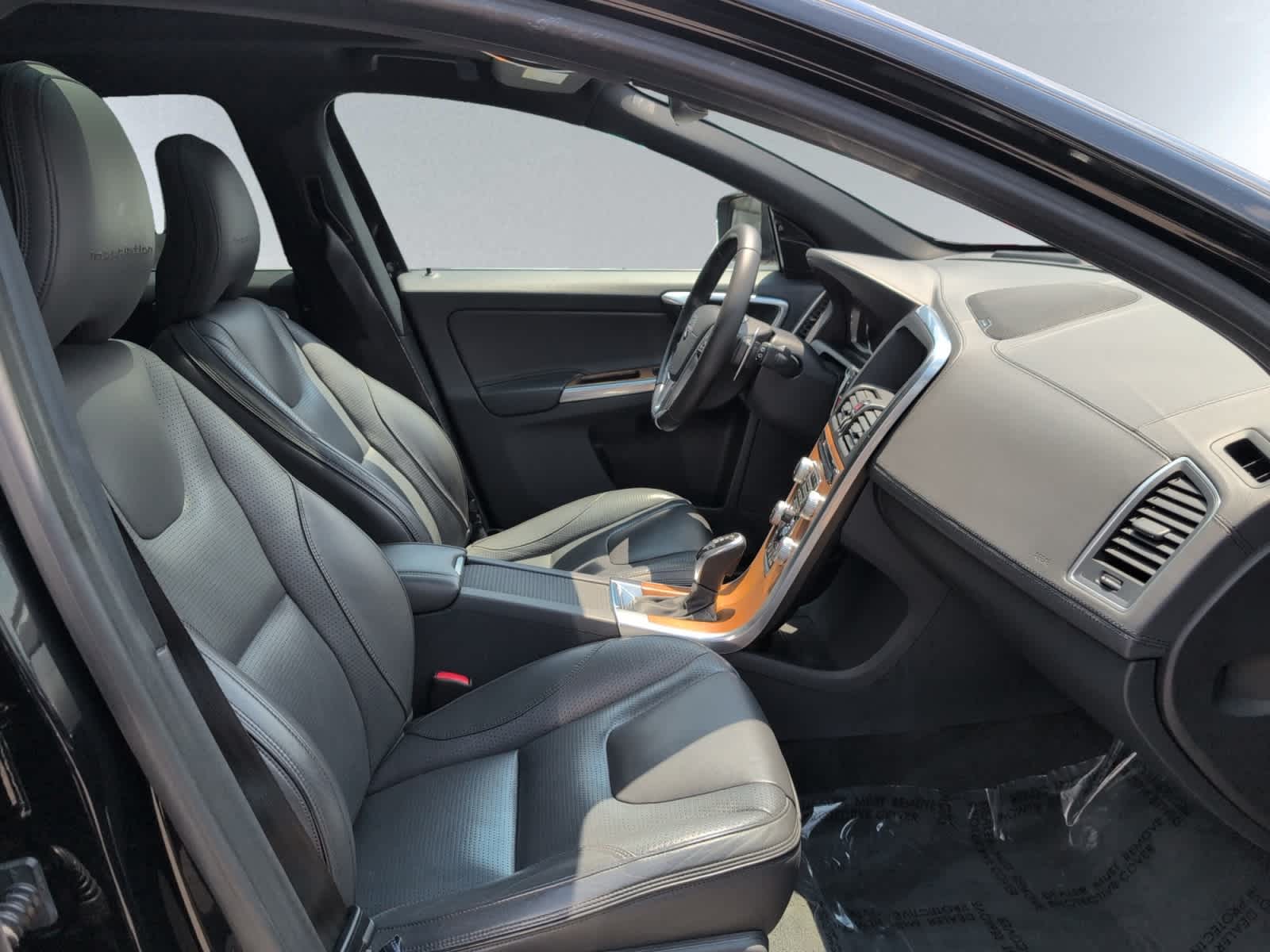 used 2015 Volvo XC60 car, priced at $14,498
