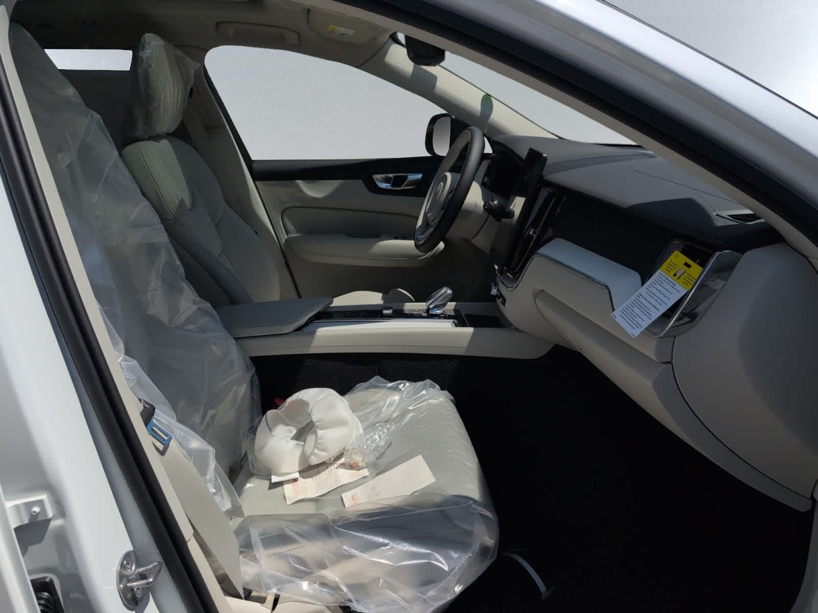new 2026 Volvo XC60 car, priced at $63,935