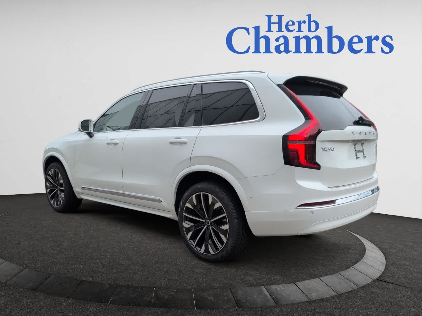 new 2025 Volvo XC90 car, priced at $69,155