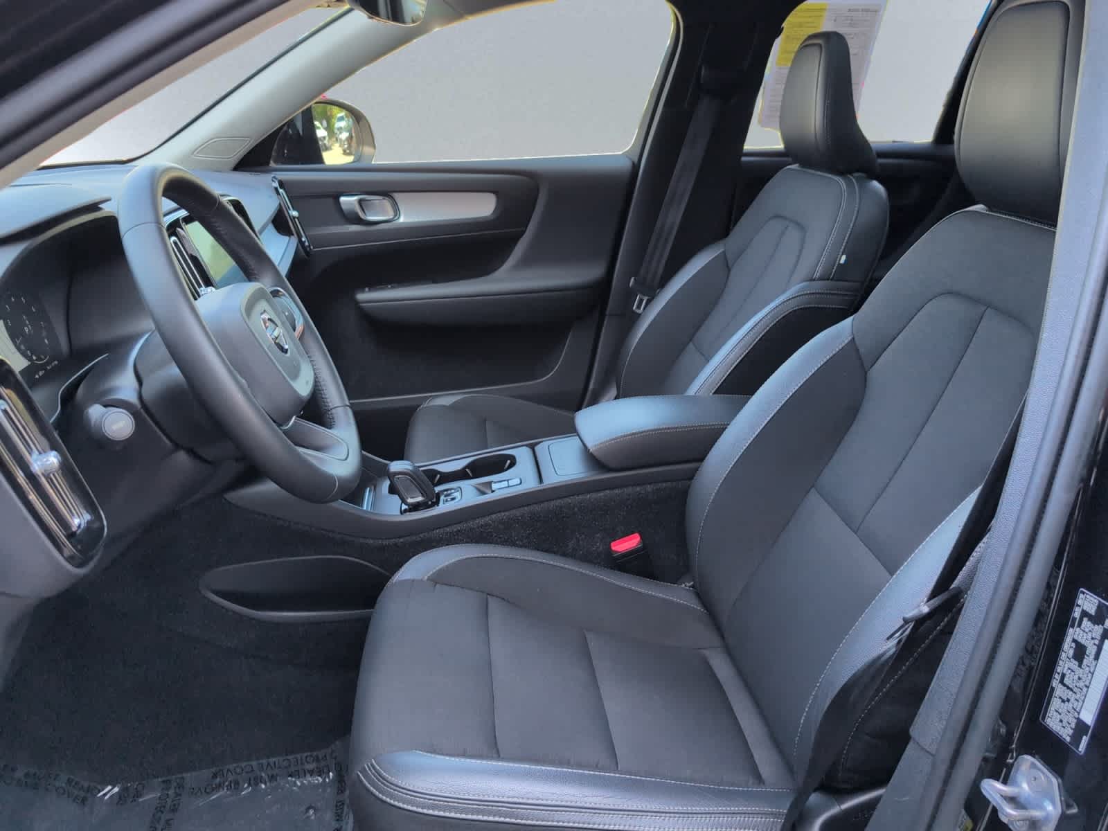 used 2020 Volvo XC40 car, priced at $24,998