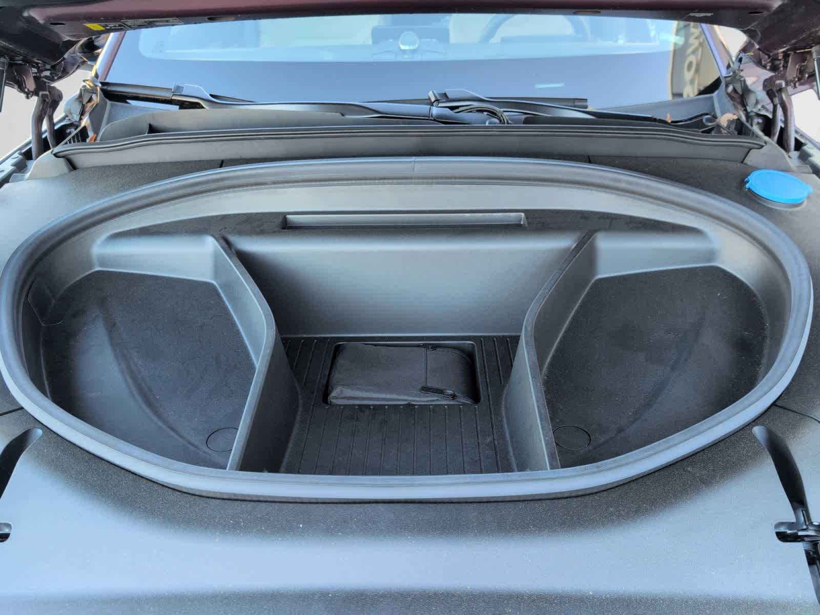 new 2025 Volvo EX90 car, priced at $95,140