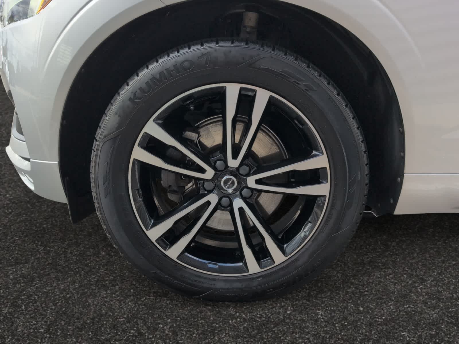 used 2021 Volvo XC60 car, priced at $27,498