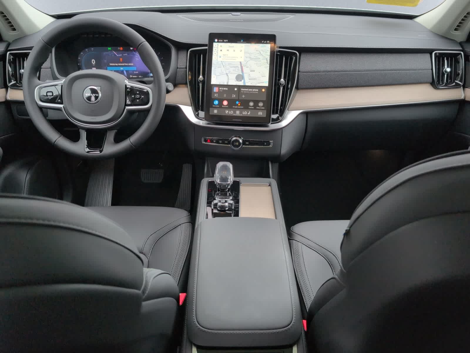 new 2025 Volvo XC90 car, priced at $69,155