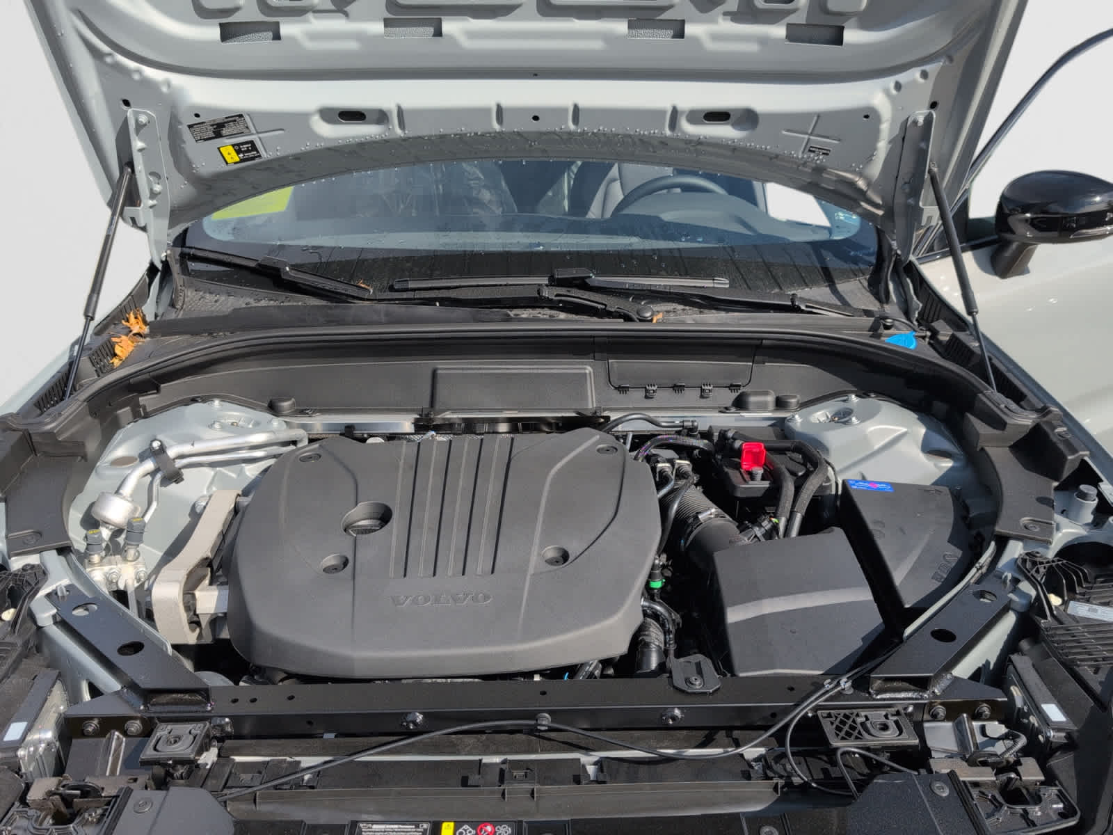 new 2025 Volvo XC60 car, priced at $51,075