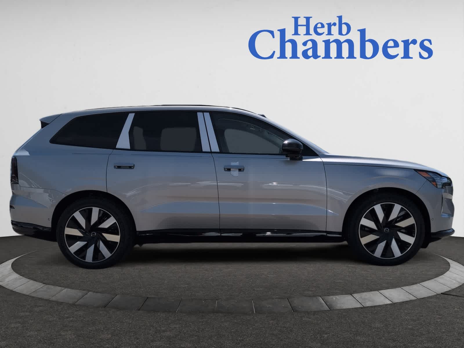 new 2025 Volvo EX90 car, priced at $85,640