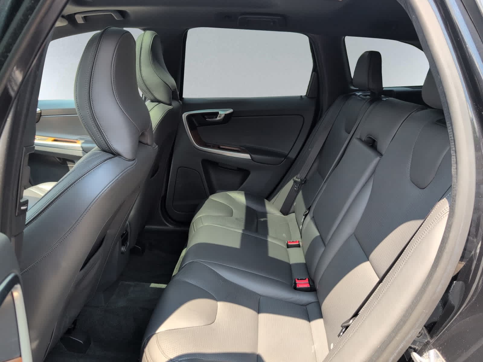 used 2015 Volvo XC60 car, priced at $14,498