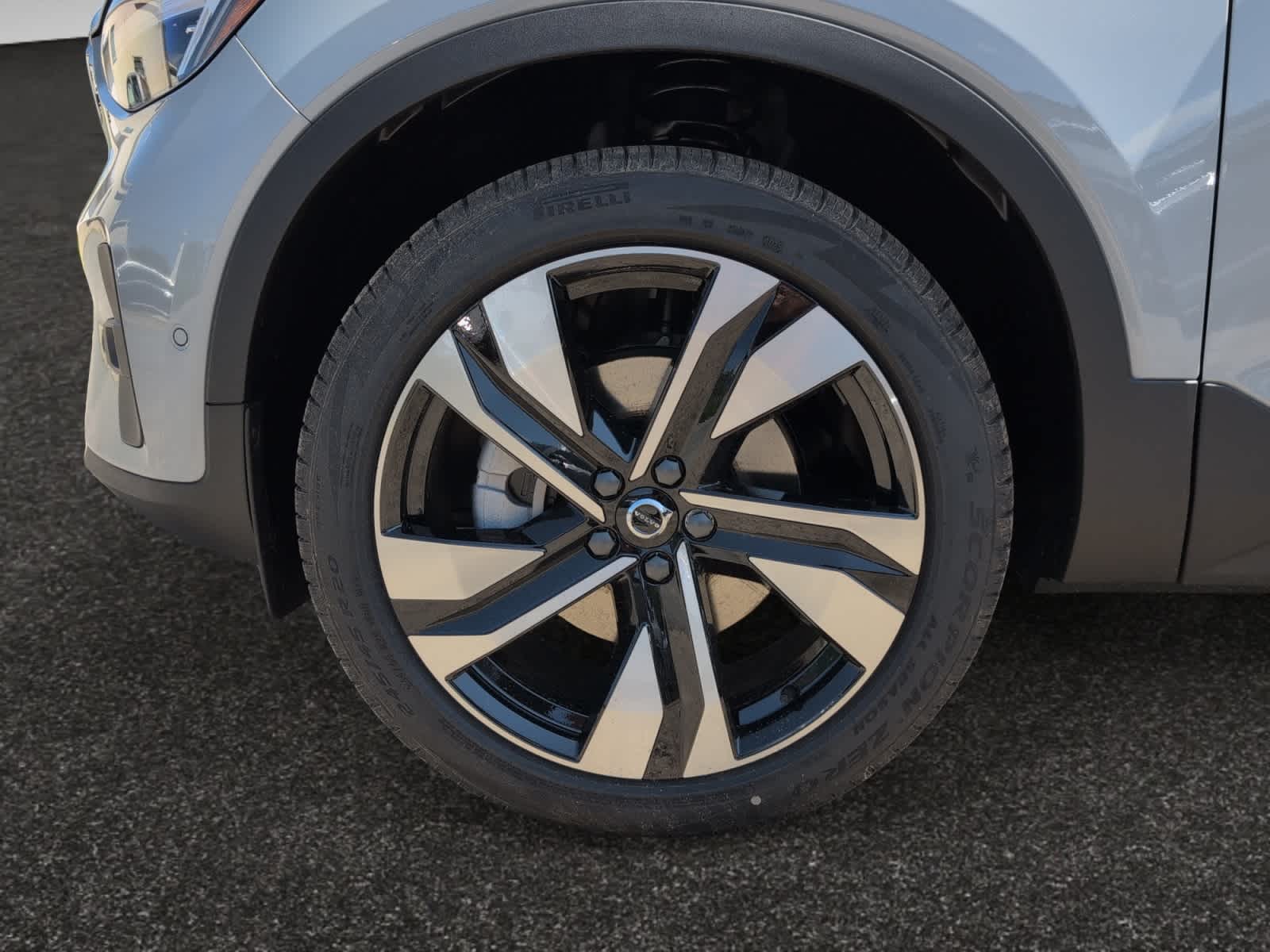 new 2025 Volvo XC40 car, priced at $49,810