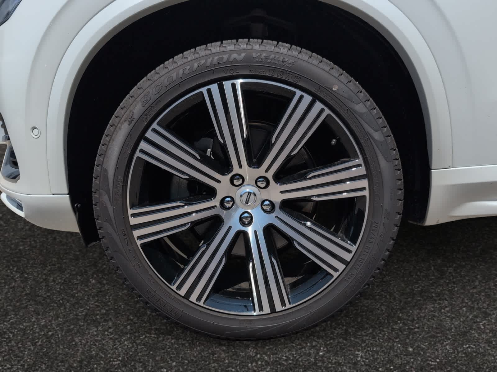 used 2024 Volvo XC90 B6 A7 ULT car, priced at $57,998