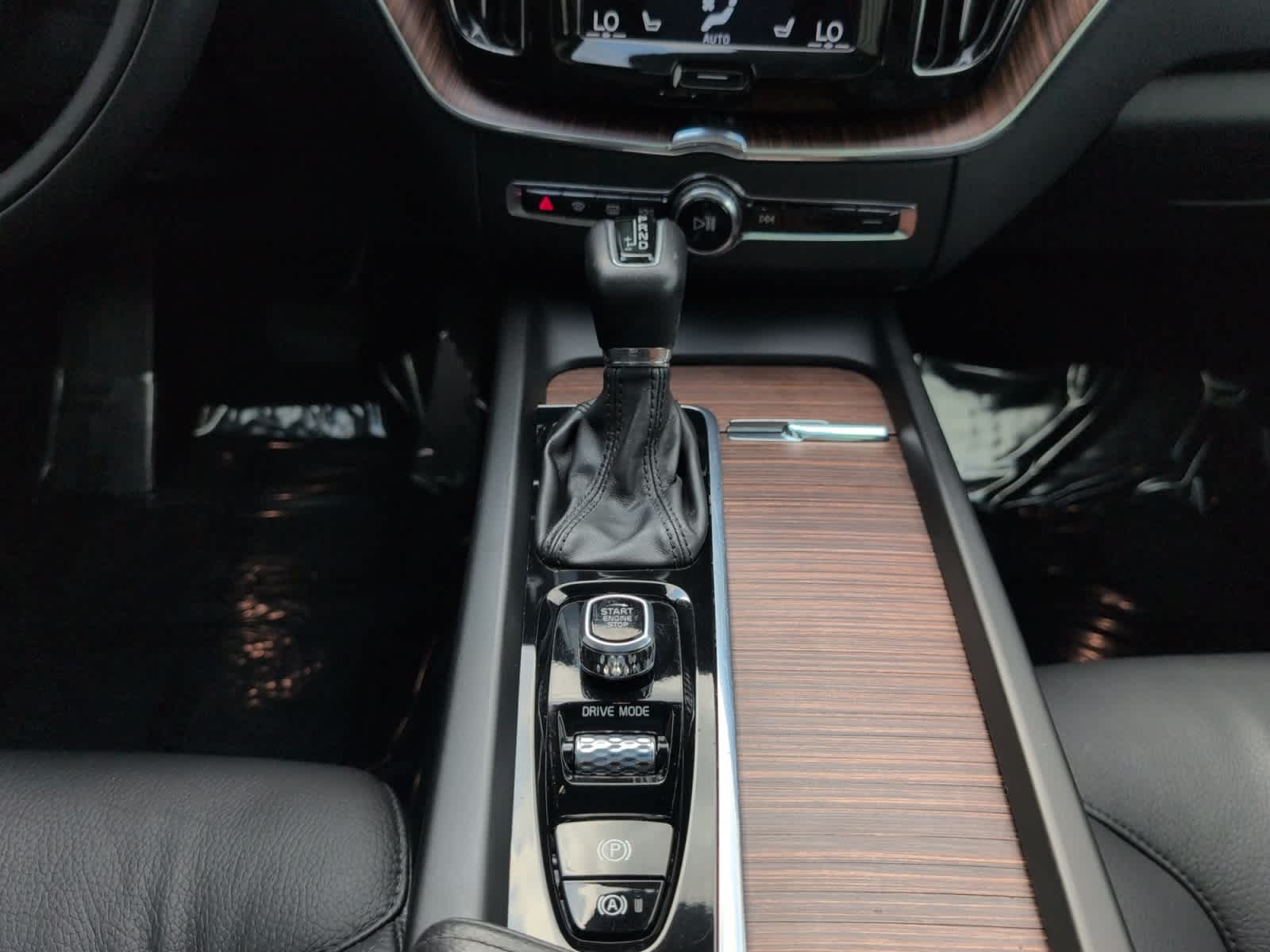 used 2021 Volvo XC60 car, priced at $27,498