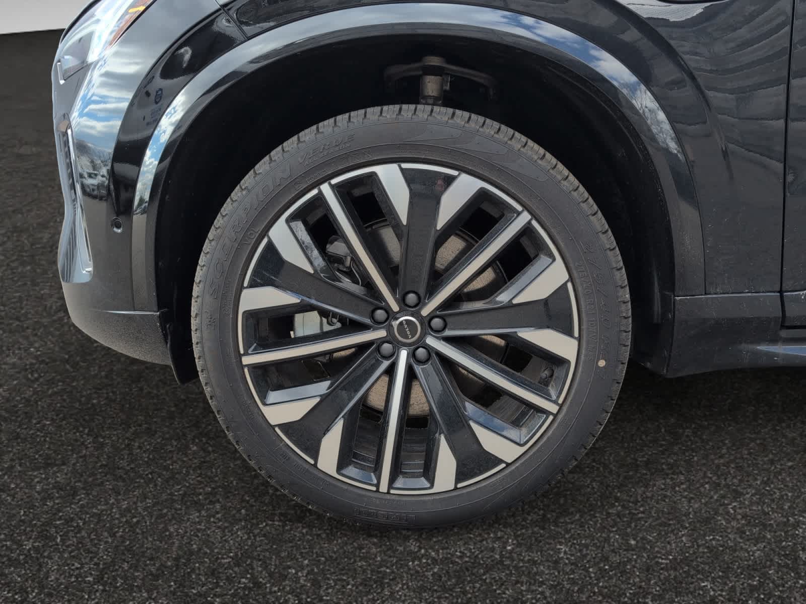 new 2025 Volvo XC90 plug-in hybrid car, priced at $78,805