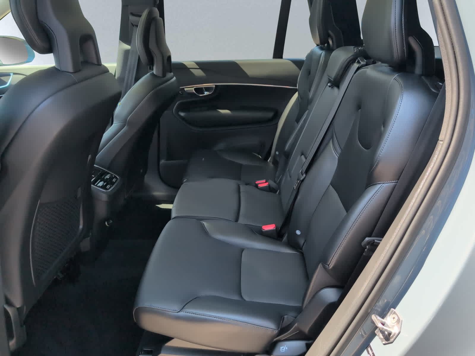 used 2020 Volvo XC90 car, priced at $25,998