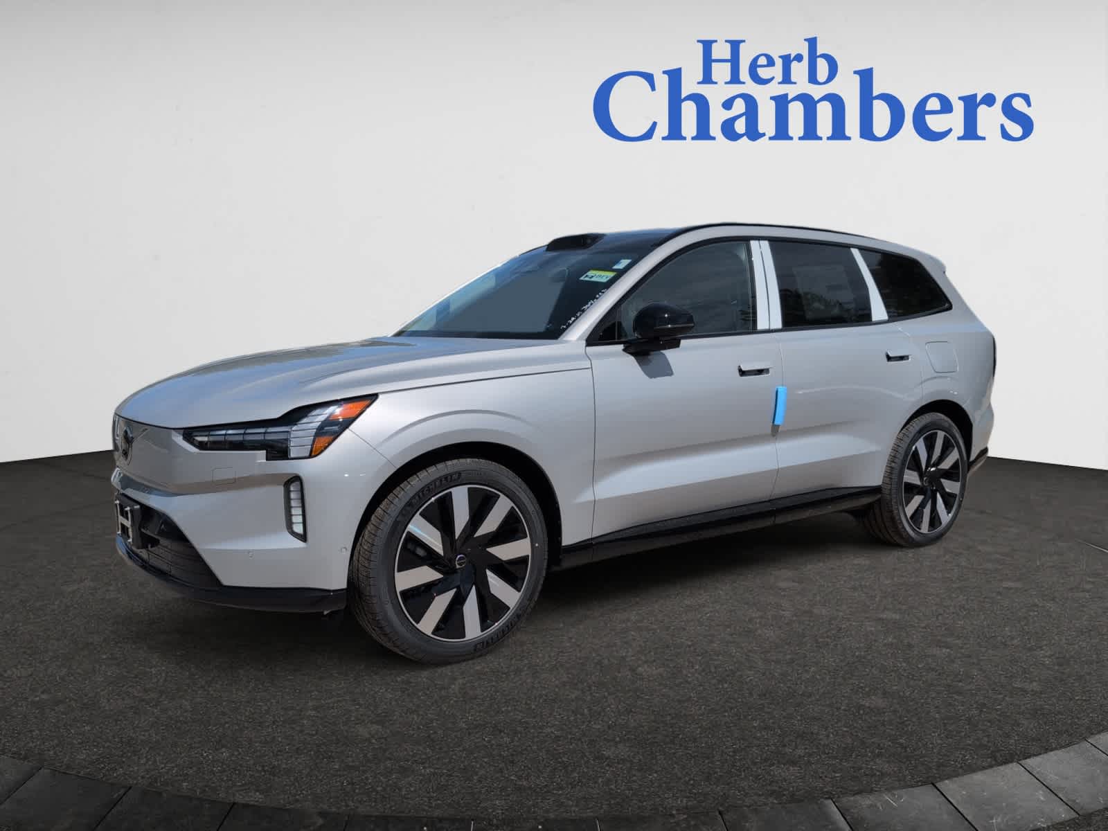 new 2025 Volvo EX90 car, priced at $85,640