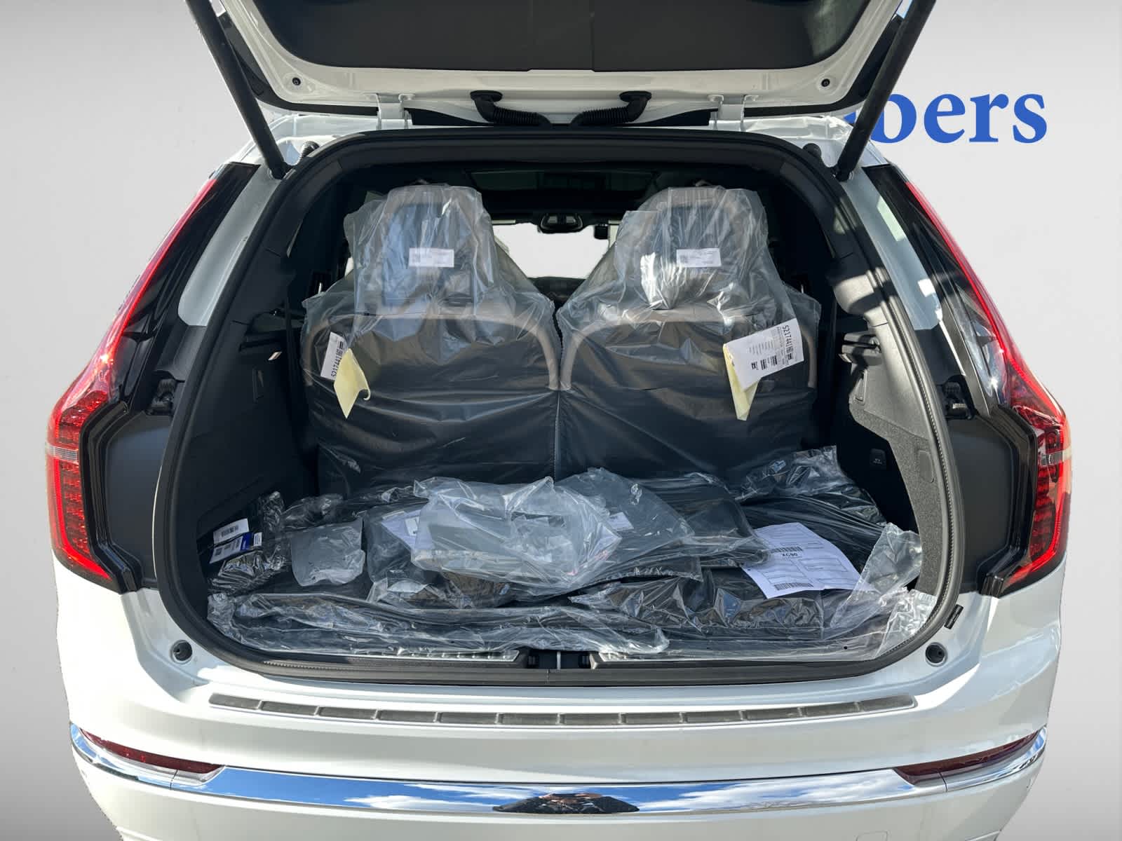 new 2025 Volvo XC90 plug-in hybrid car, priced at $76,755