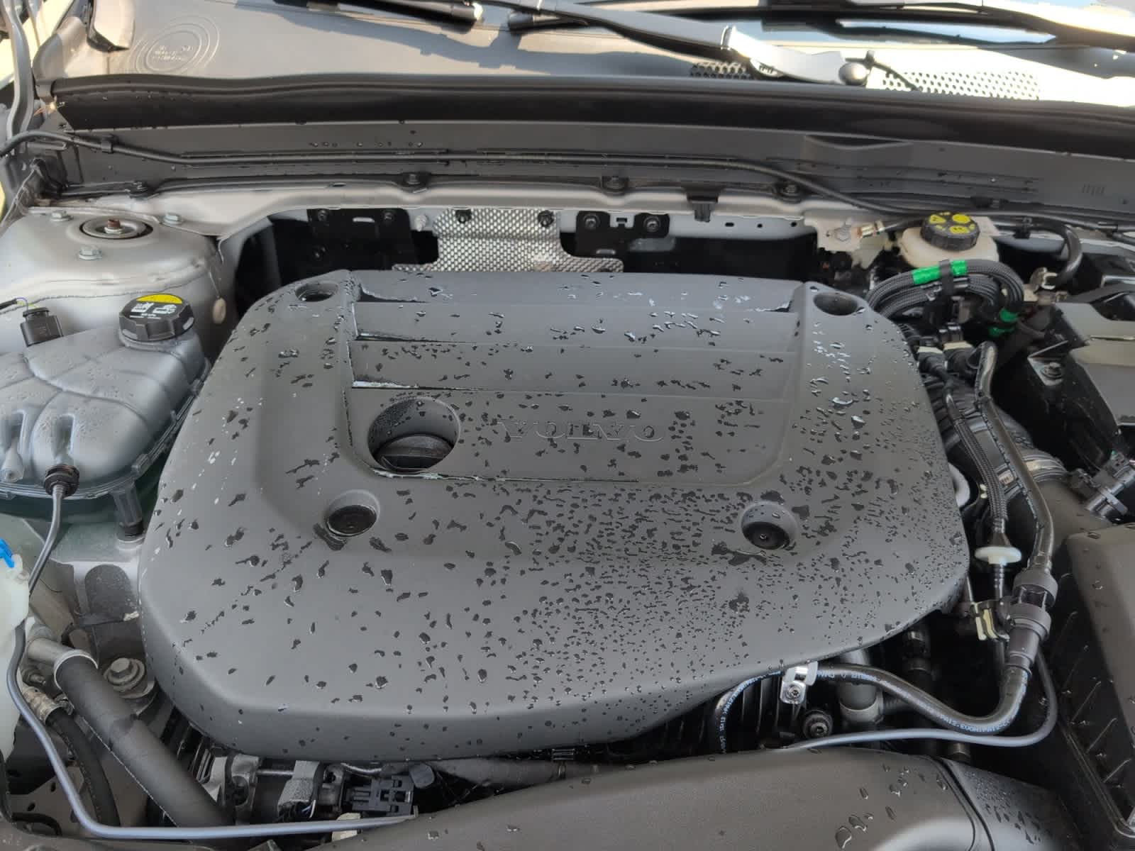 used 2024 Volvo XC40 B5 A ULT car, priced at $42,998