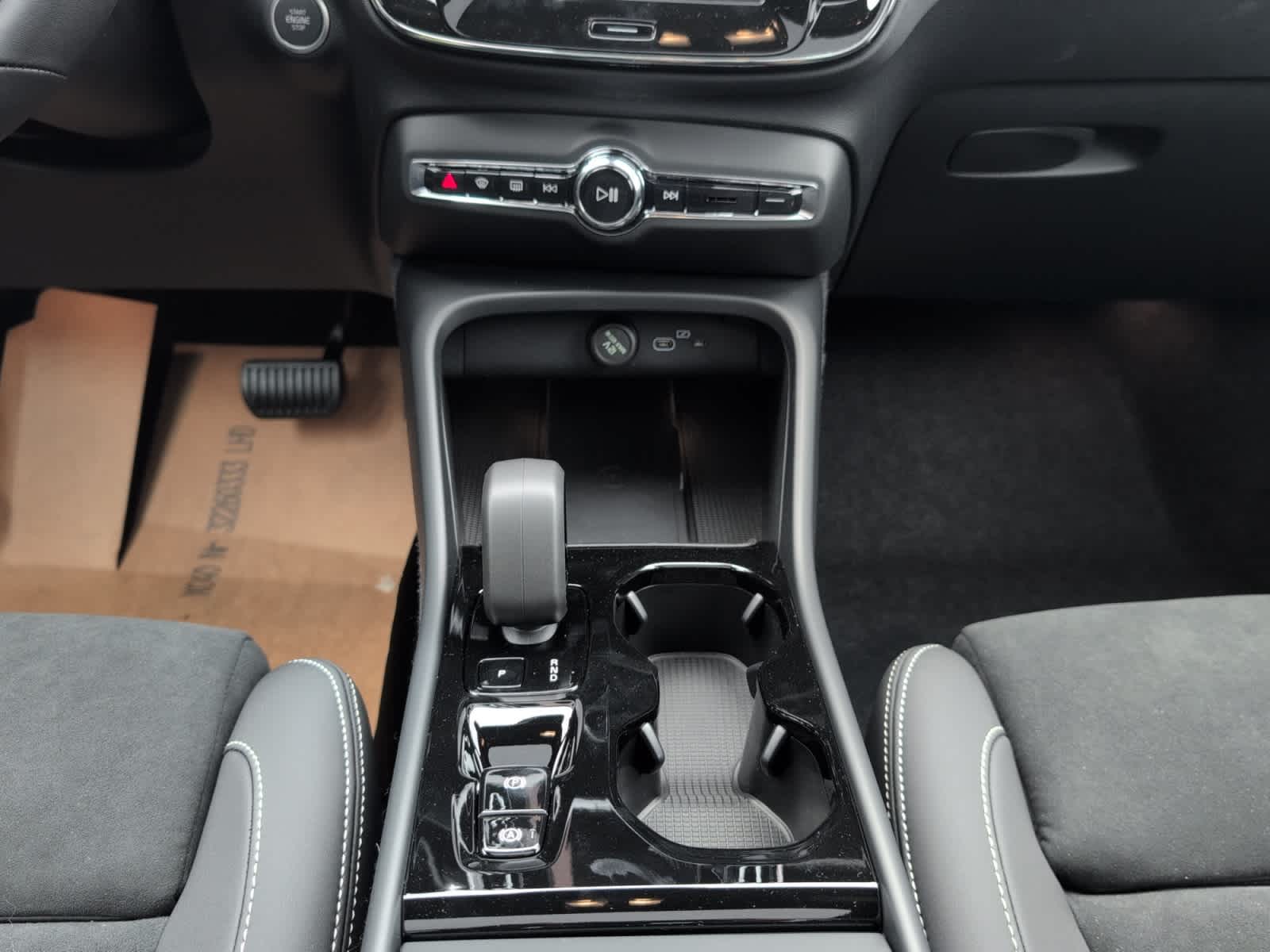 new 2026 Volvo XC40 car, priced at $54,175