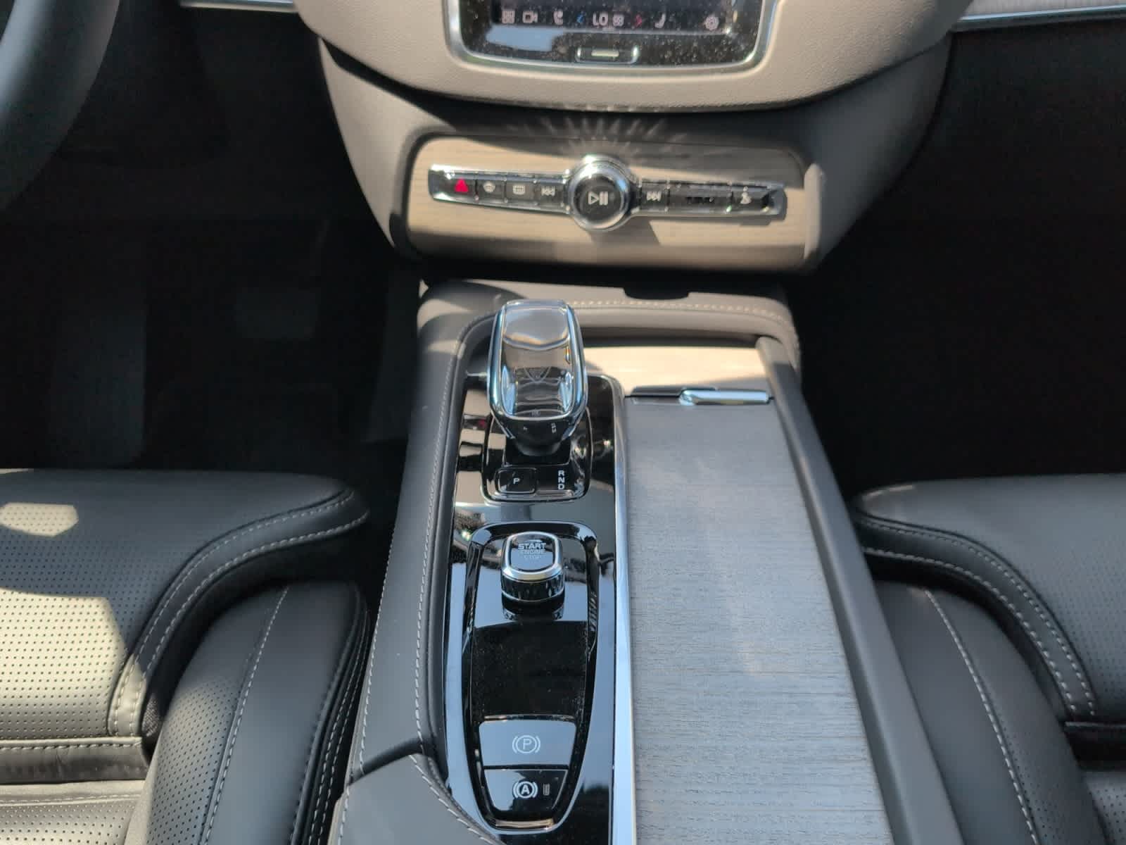 used 2024 Volvo XC90 B6 A7 ULT car, priced at $57,998
