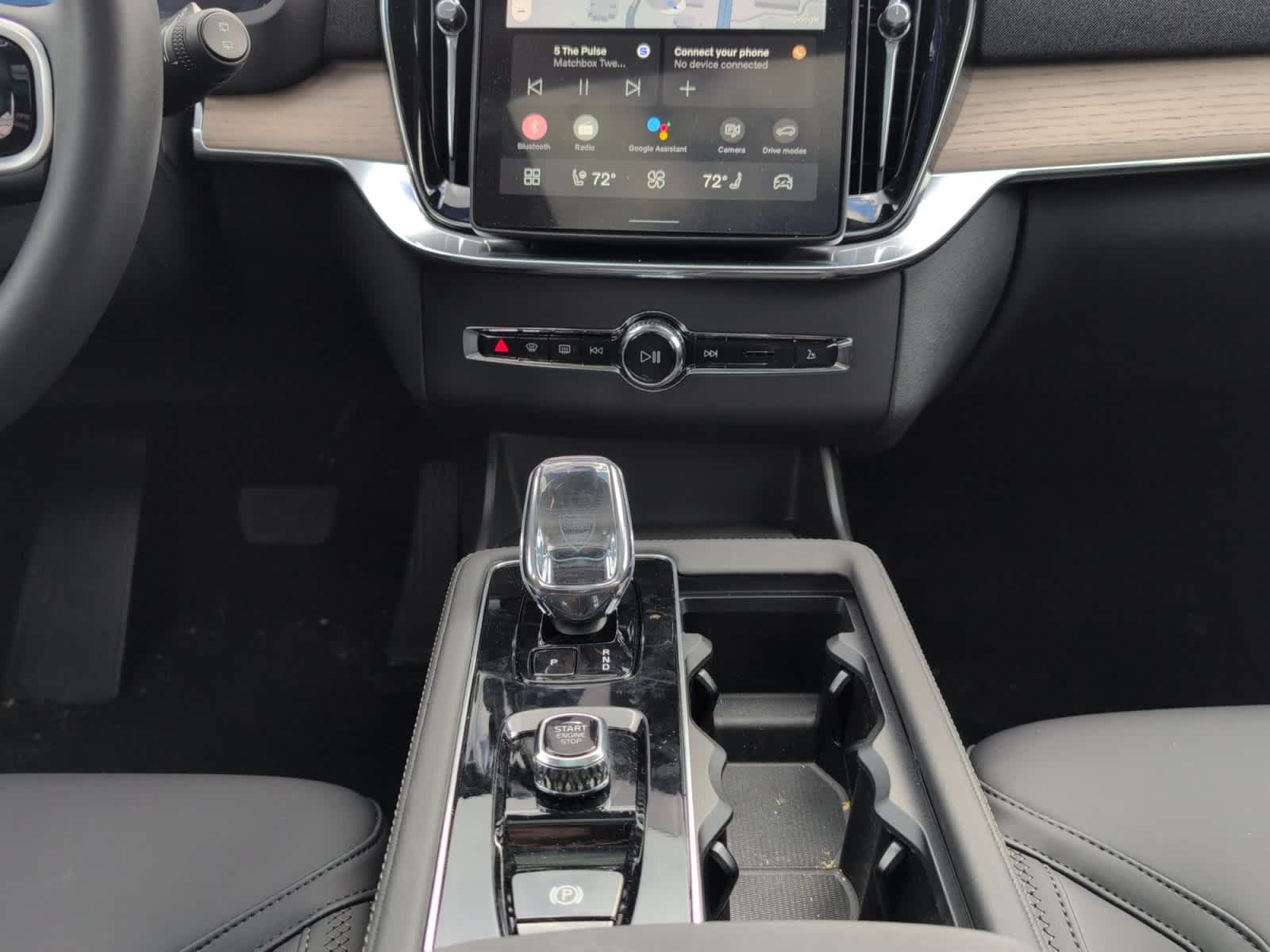 new 2025 Volvo XC90 plug-in hybrid car, priced at $78,805