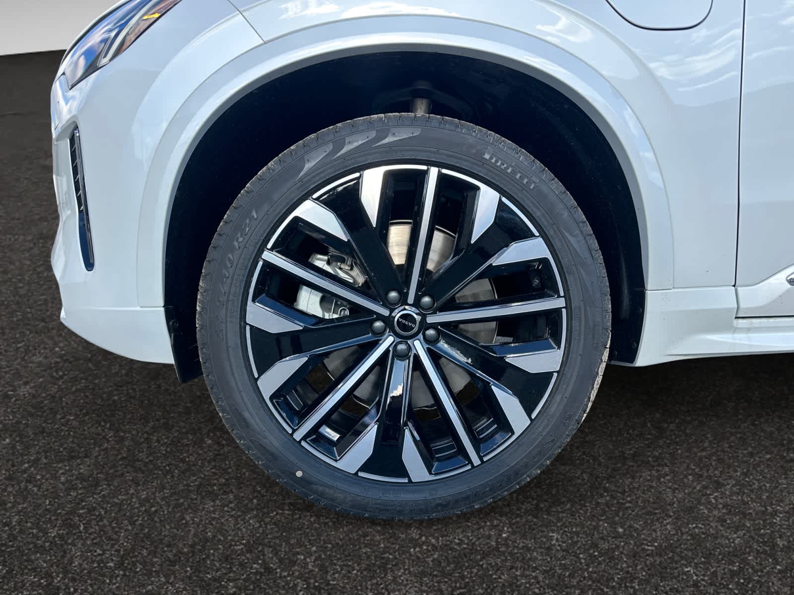 new 2025 Volvo XC90 plug-in hybrid car, priced at $76,755