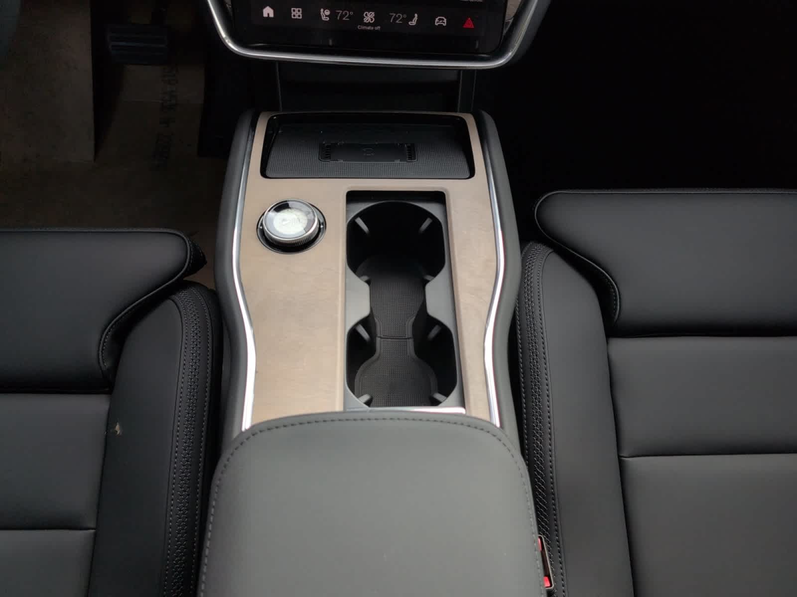 new 2025 Volvo EX90 car, priced at $85,640