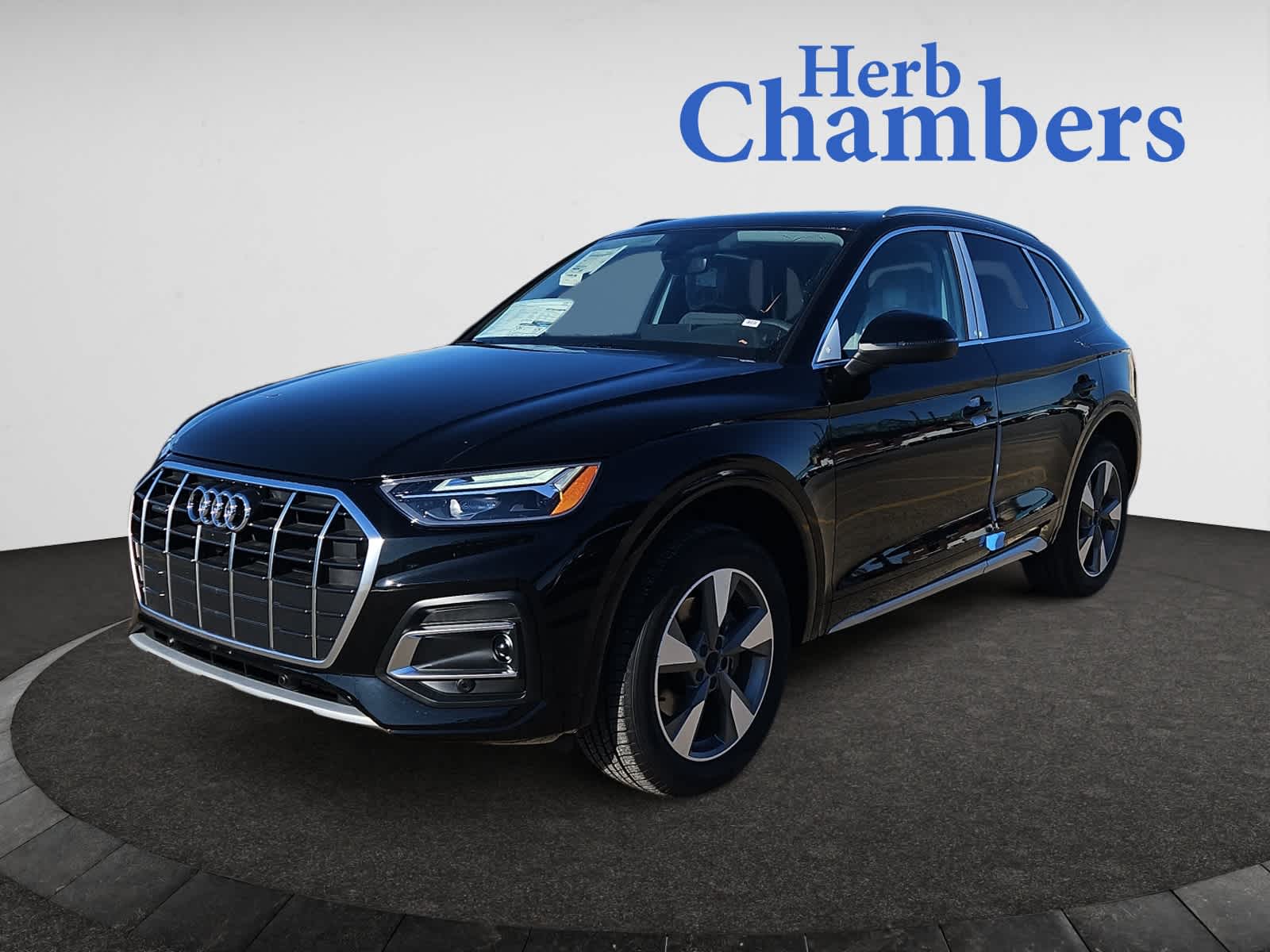 new 2025 Audi Q5 car, priced at $54,080