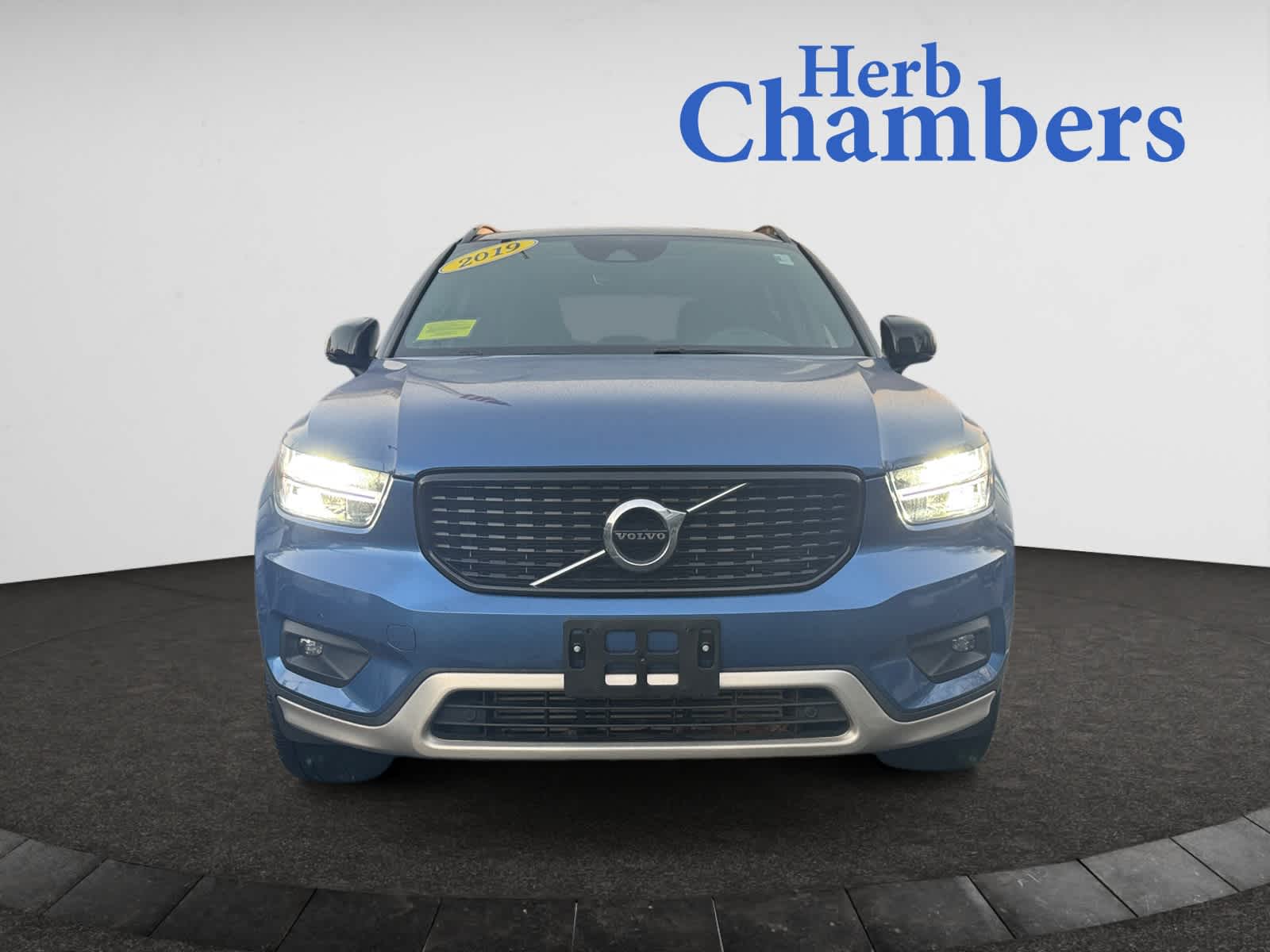 used 2019 Volvo XC40 car, priced at $22,998