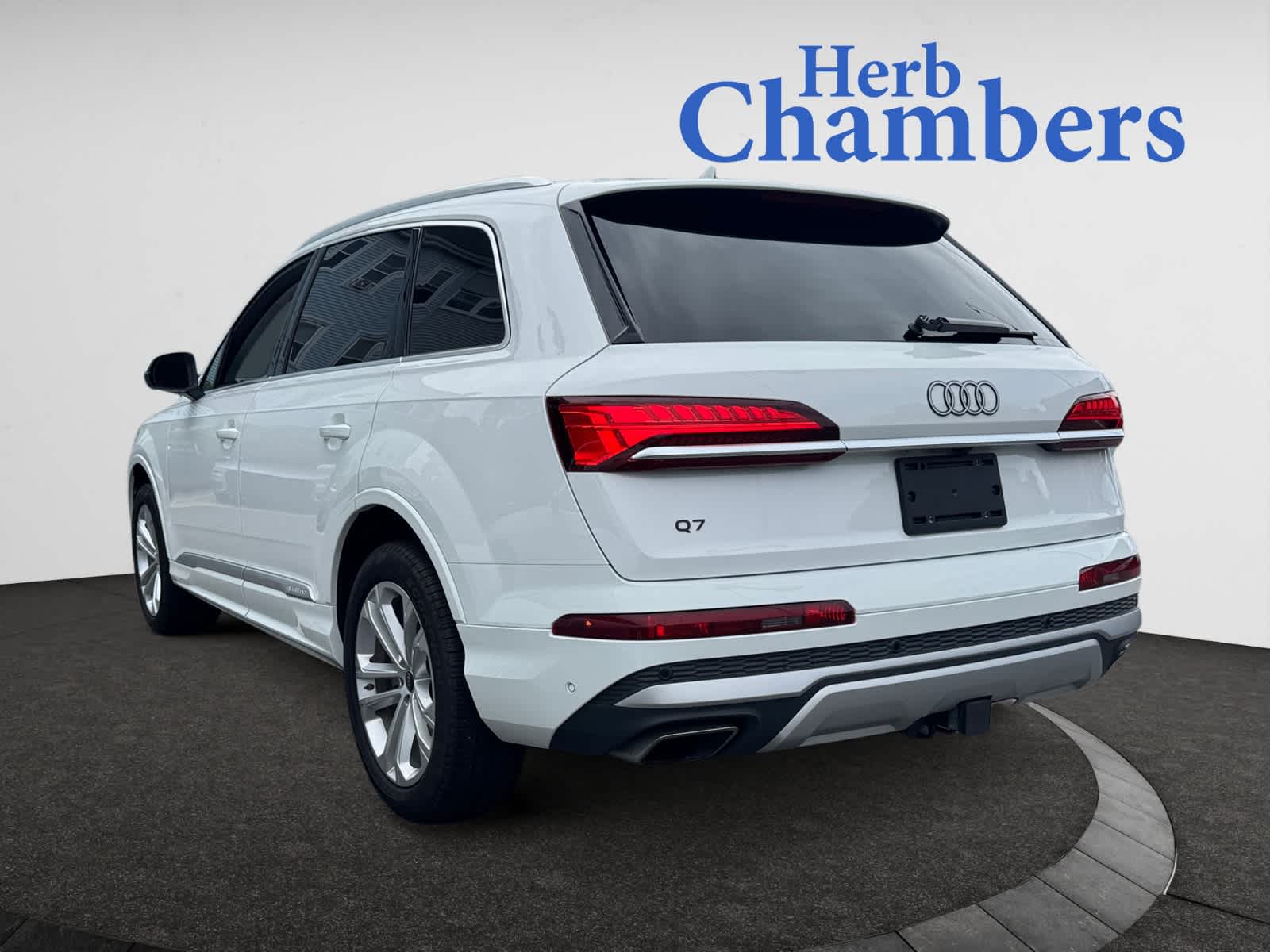 used 2025 Audi Q7 car, priced at $53,598