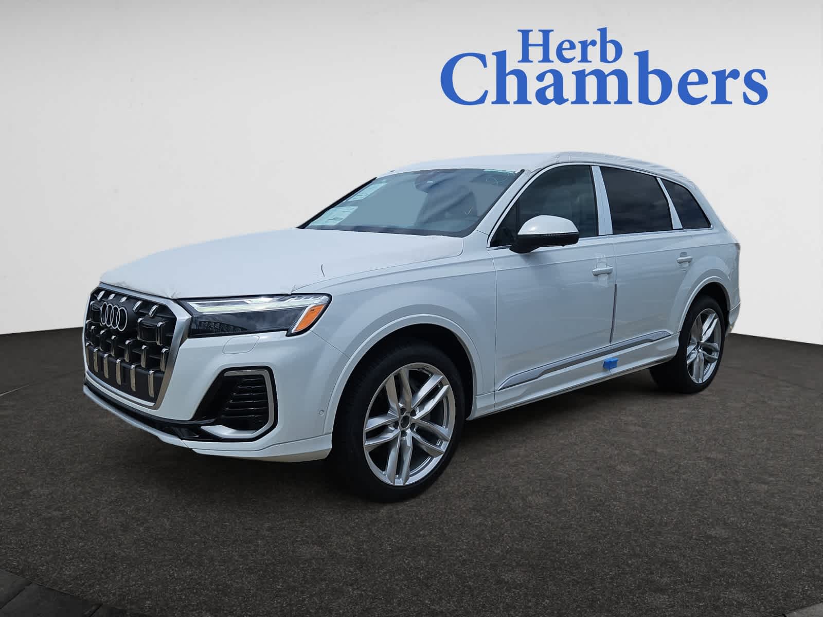 new 2025 Audi Q7 car, priced at $76,575