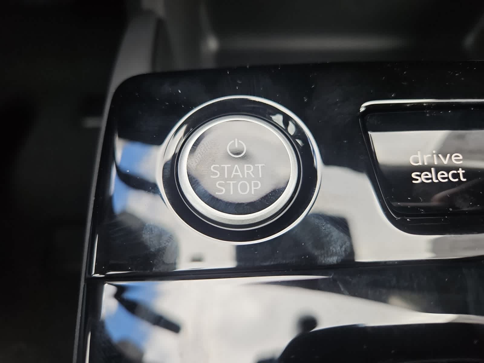 new 2025 Audi Q6 e-tron car, priced at $75,285