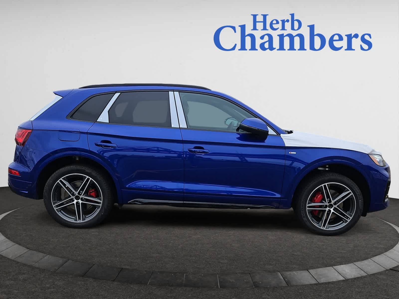 new 2025 Audi Q5 e car, priced at $69,190