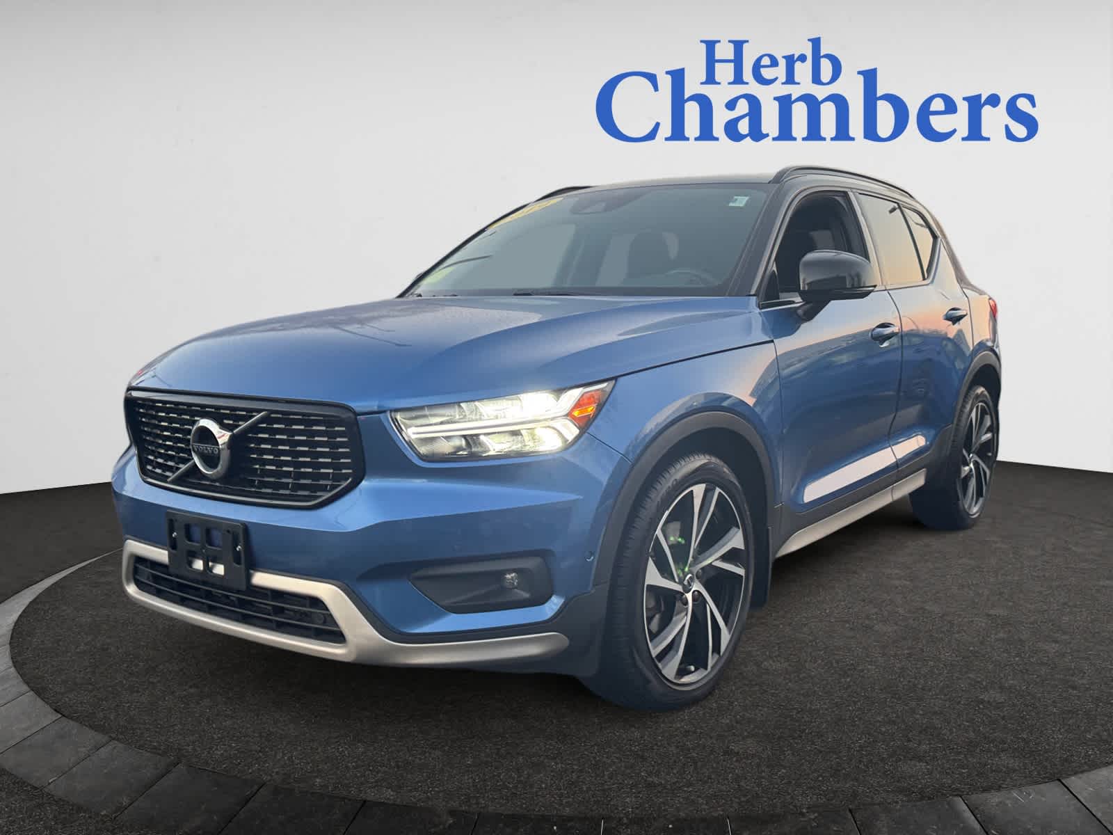 used 2019 Volvo XC40 car, priced at $22,998