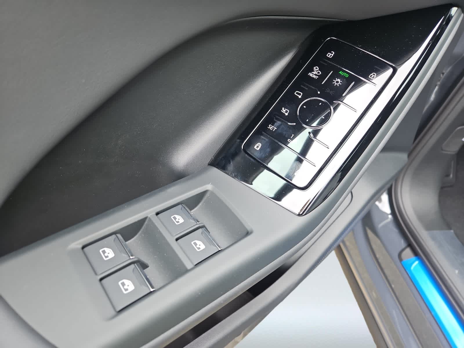 new 2025 Audi Q6 e-tron car, priced at $75,285