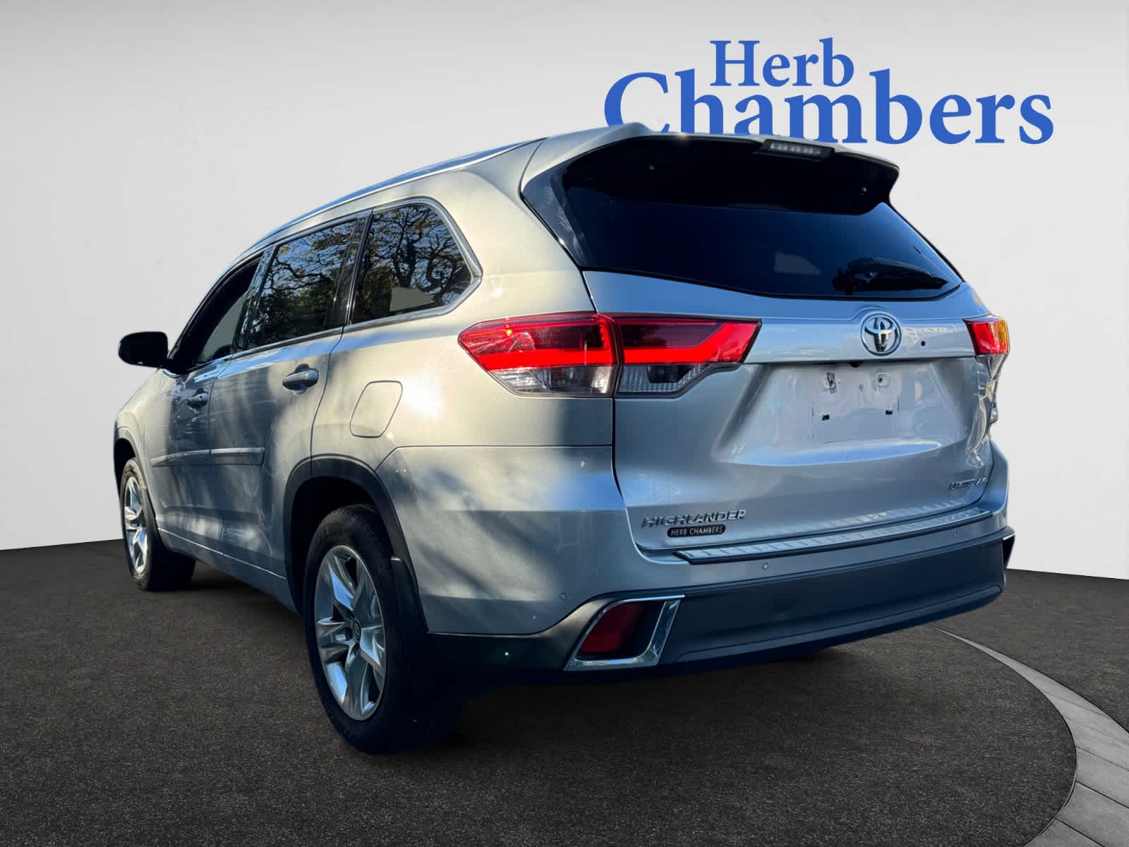 used 2018 Toyota Highlander car, priced at $20,998