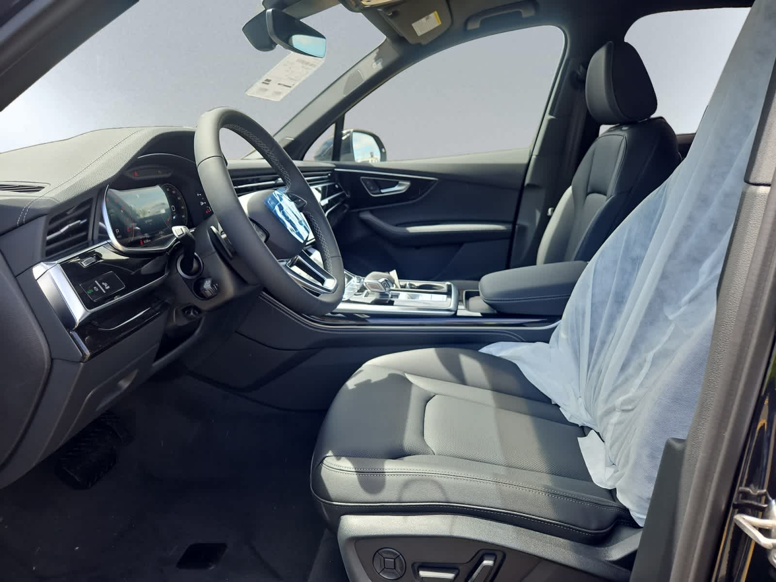new 2025 Audi Q7 car, priced at $76,705