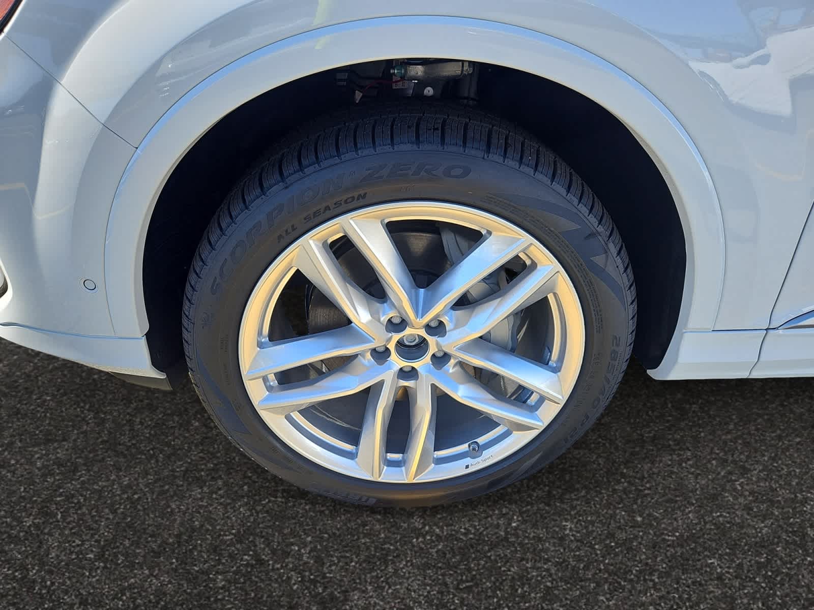 new 2025 Audi Q7 car, priced at $76,990