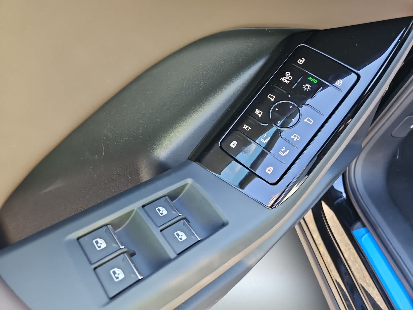 new 2025 Audi Q6 e-tron car, priced at $73,580