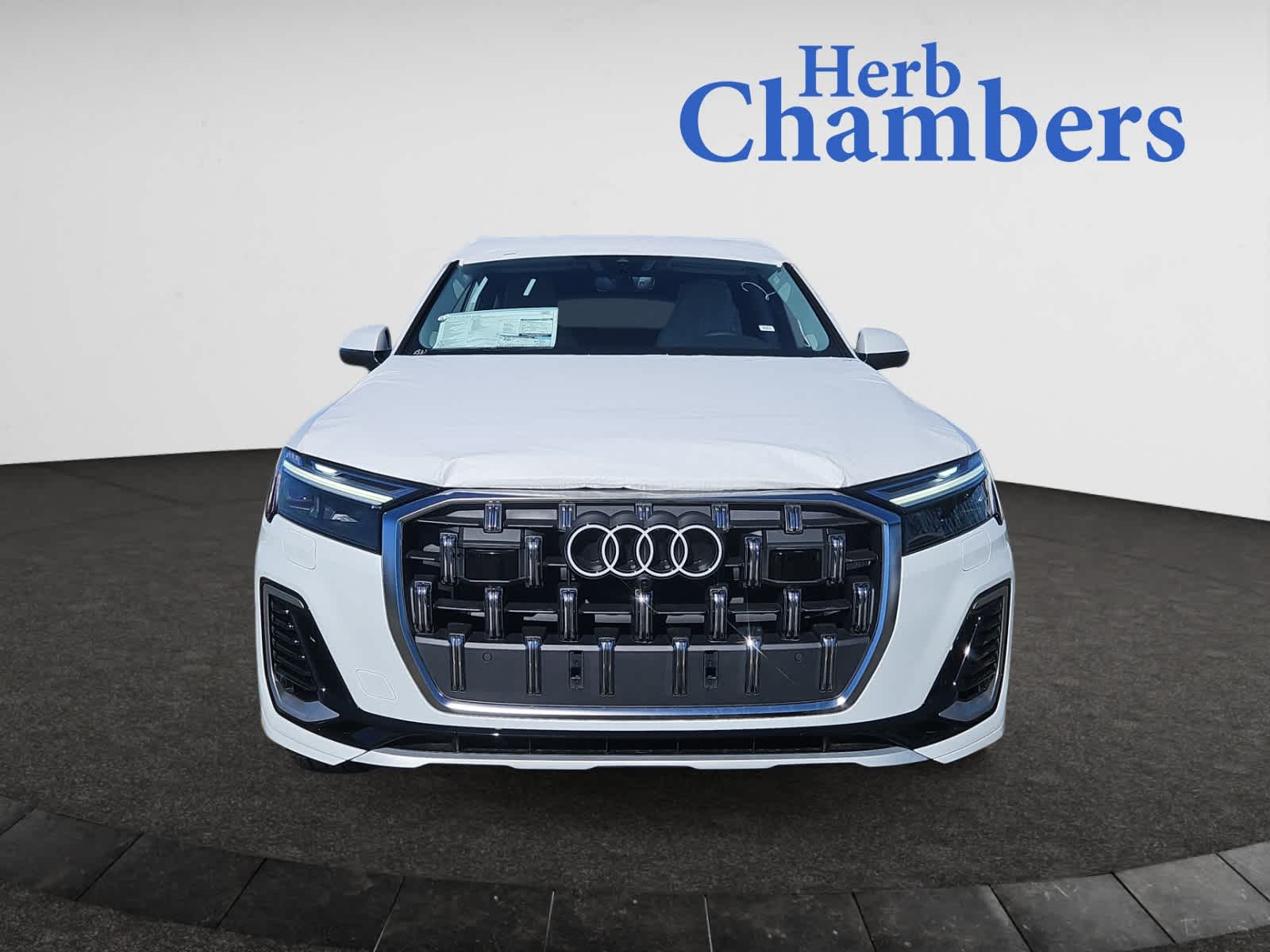 new 2025 Audi Q7 car, priced at $76,990